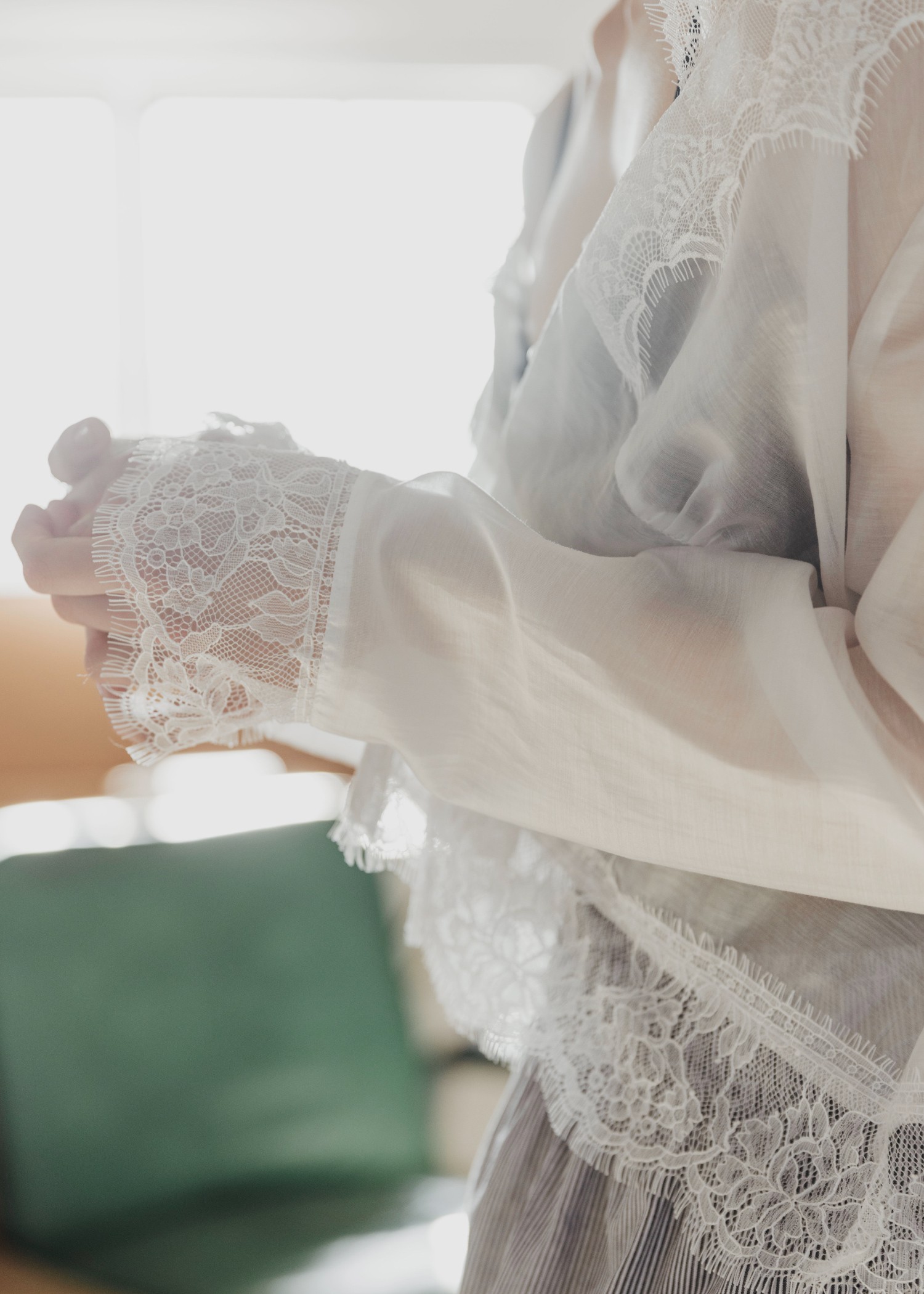 ★fa.er.ie★lace V neck shirring top (white)★韓国送料込 Open Collar Lace Shirts(FREE WHITE): : ウィメンズ｜RITAN