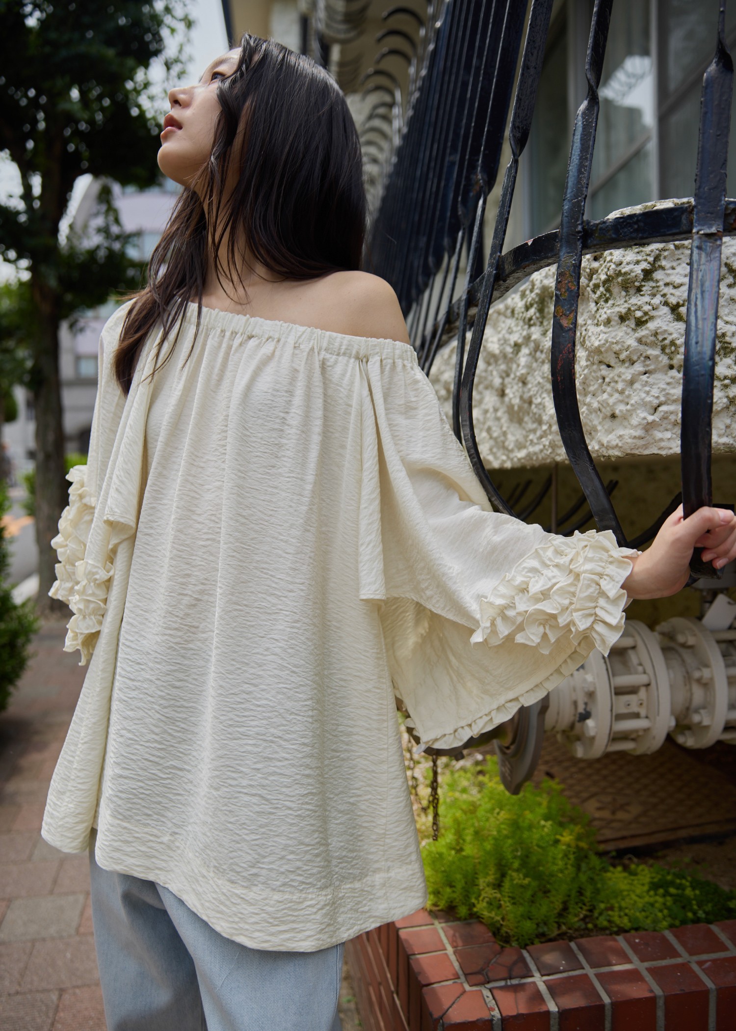flutter frill sleeve gather tunic