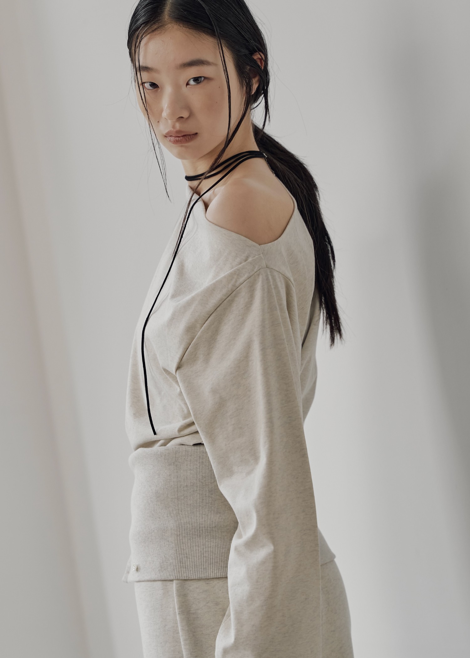 ウィルフリー asymmetry frill v neck washing BL ウィルフリー asymmetry frill v neck washing BL - メルカリ