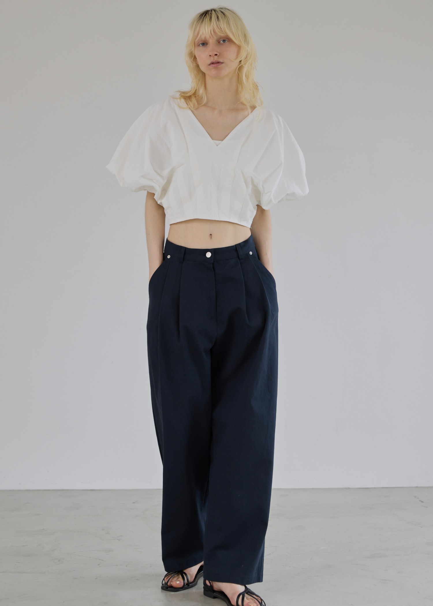 volume tuck V neck dolman tops