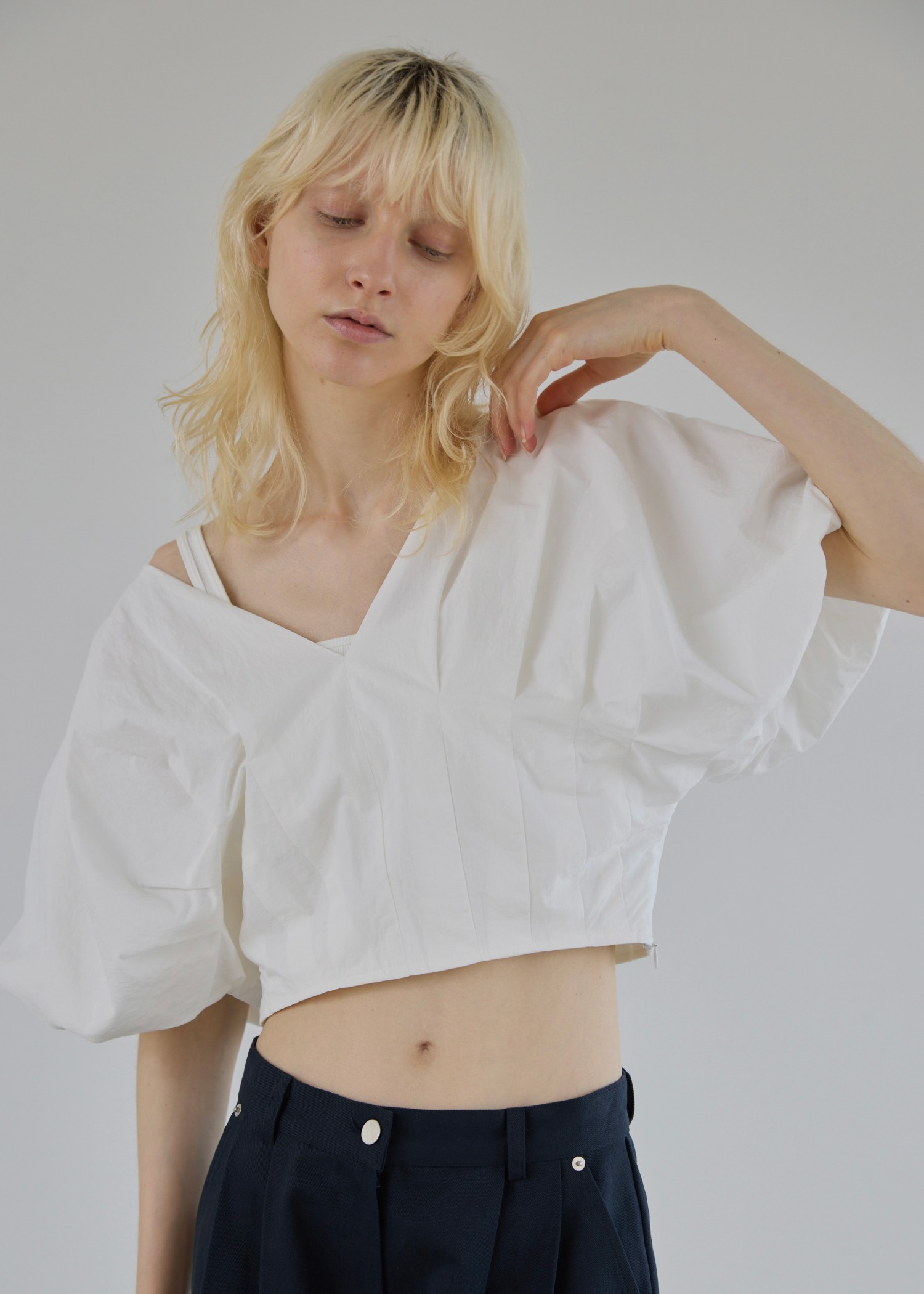 volume tuck V neck dolman tops