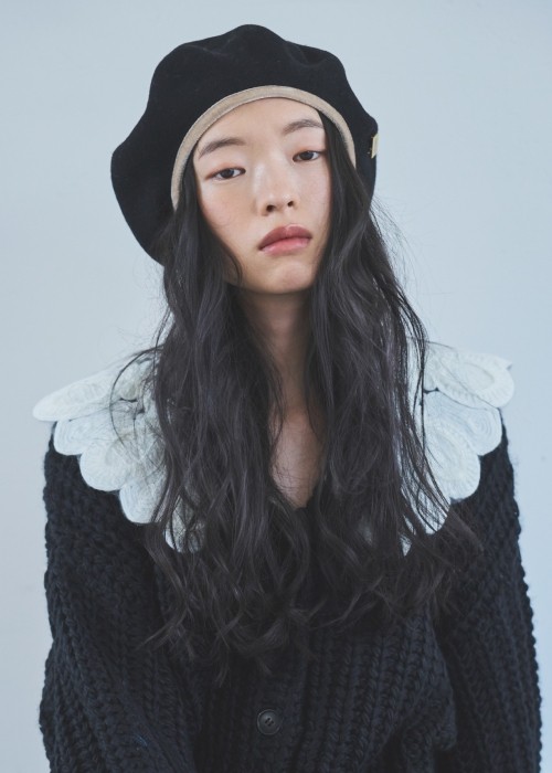willfullyブラック Vネック オフショルダー スウェット WILLFULLY official web store（ウィルフリーコウシキツウハン）TOPS