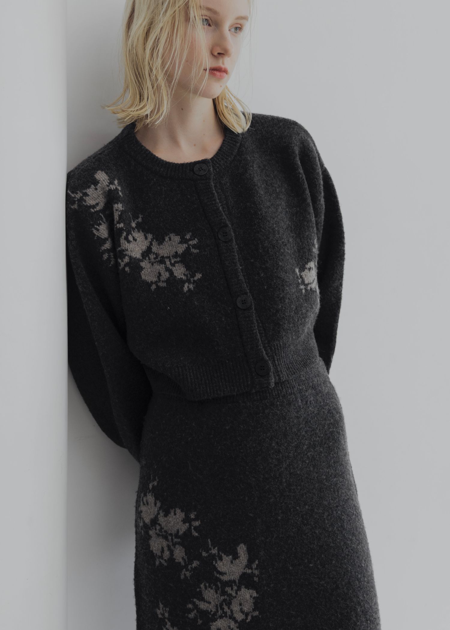 cropped flower jacquard knit cardigan