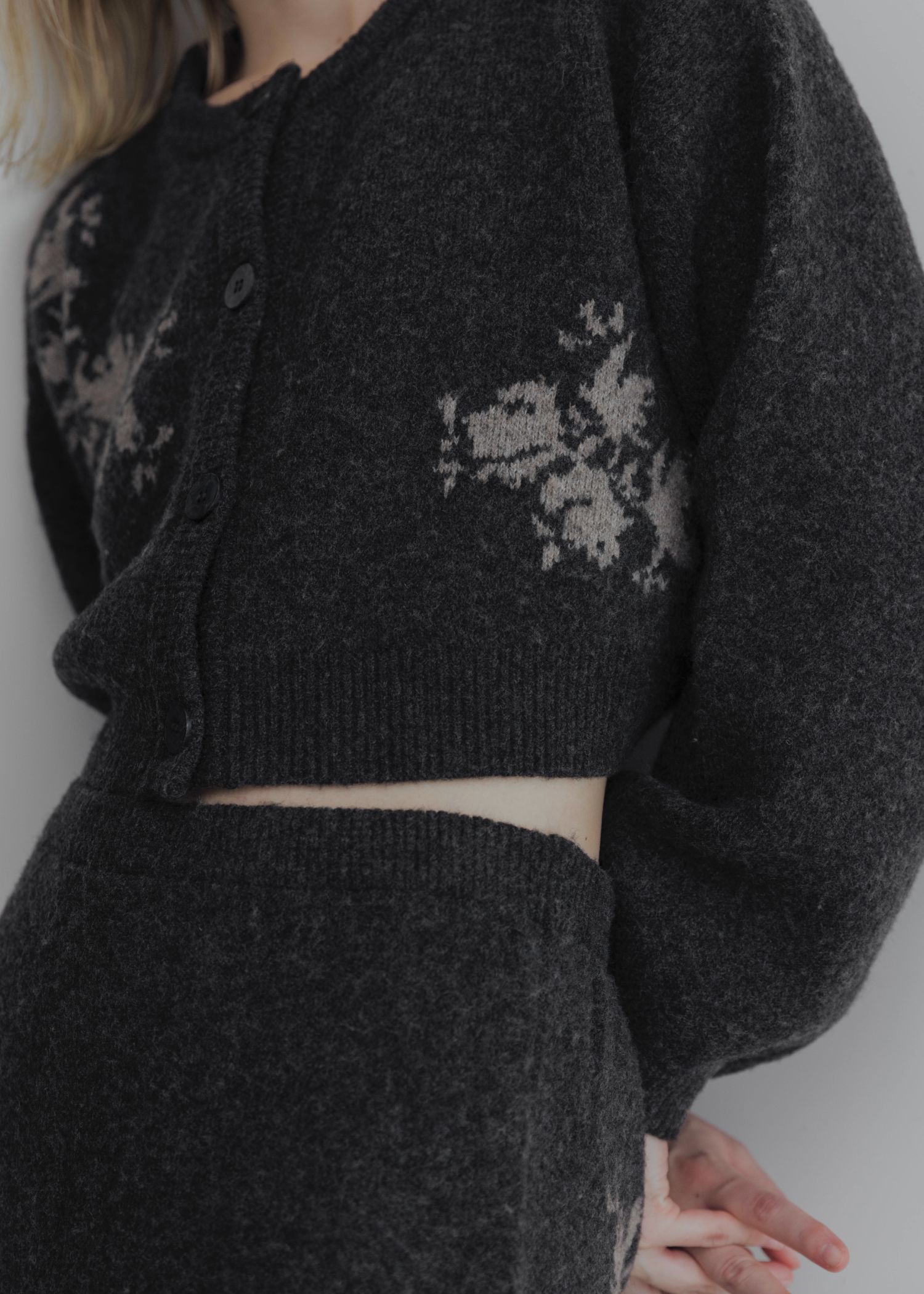 cropped flower jacquard knit cardigan