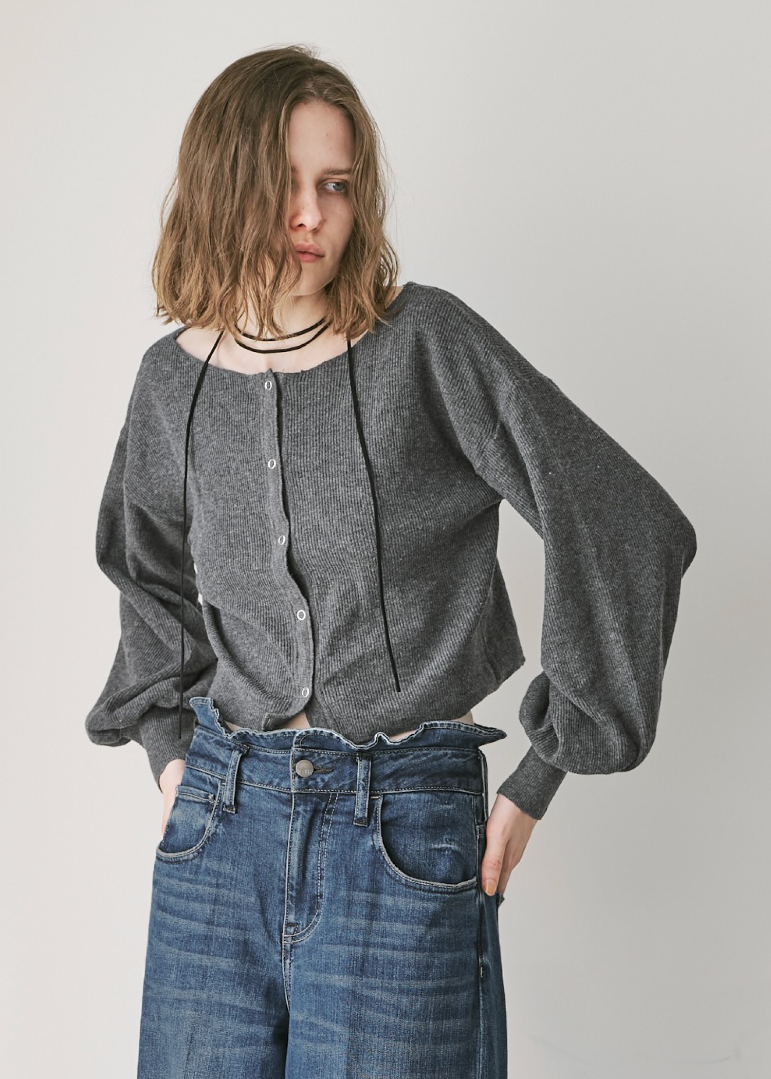 volume sleeve boatneck simple cardigan