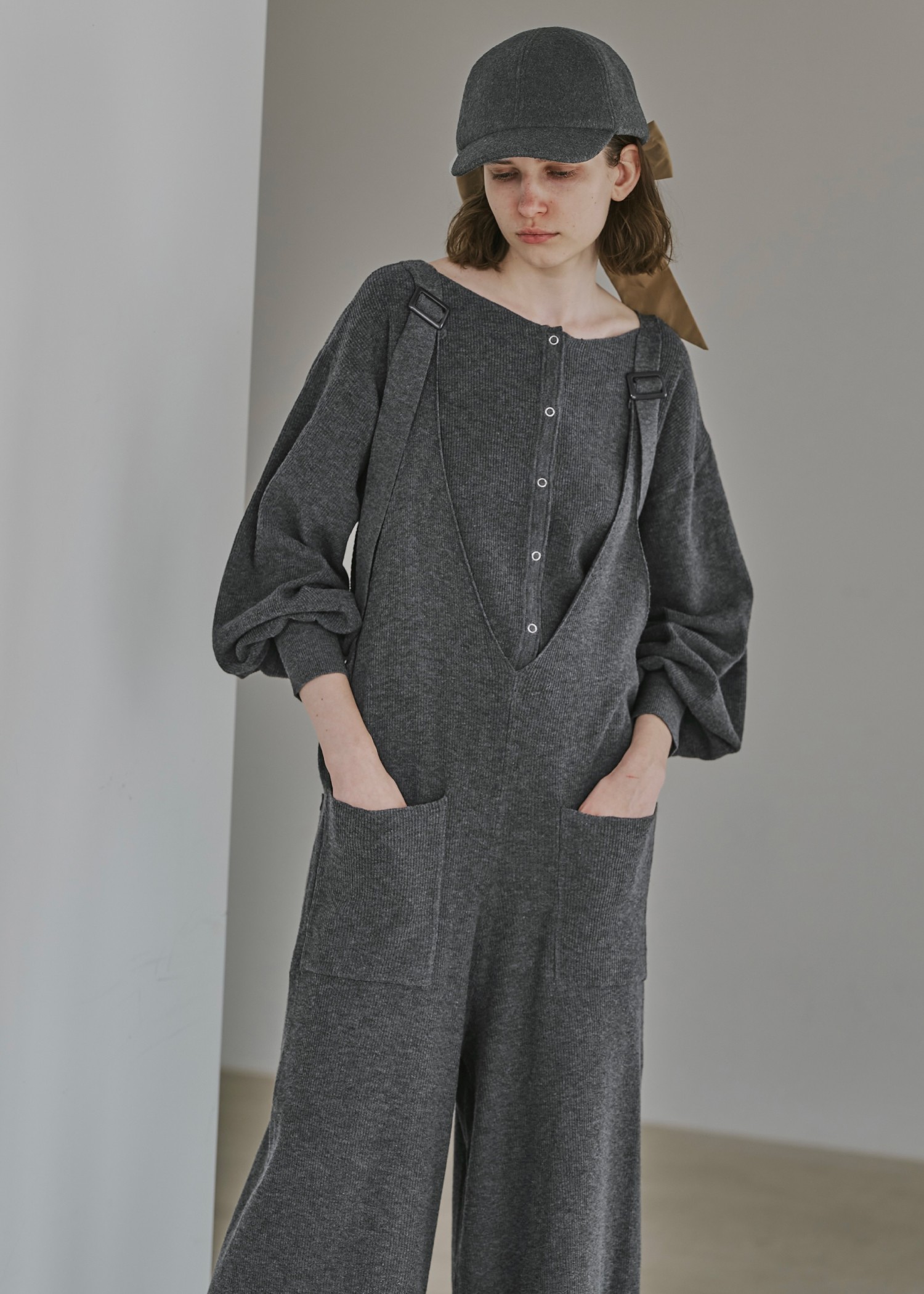 volume sleeve boatneck simple cardigan