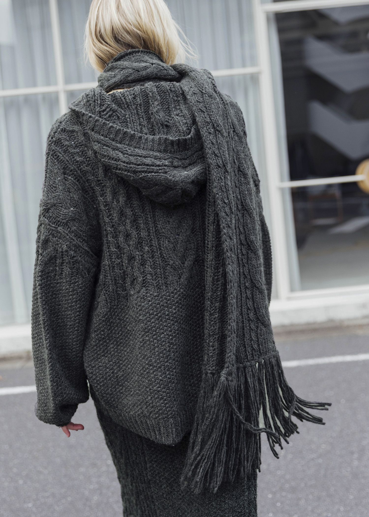 skipper hoodie cable muff pocket knit