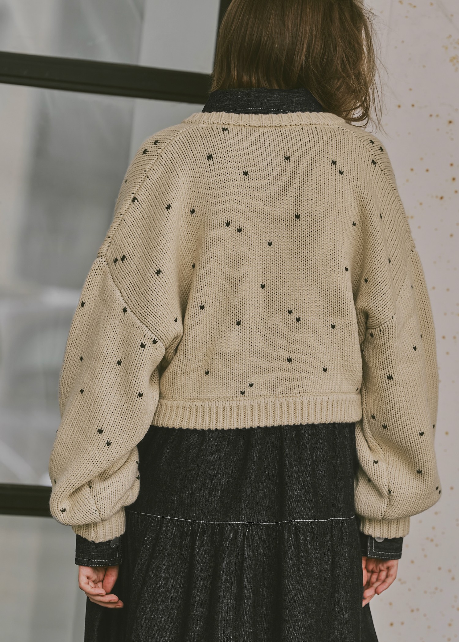 heart dot jacquard reversible cropped knit cardigan