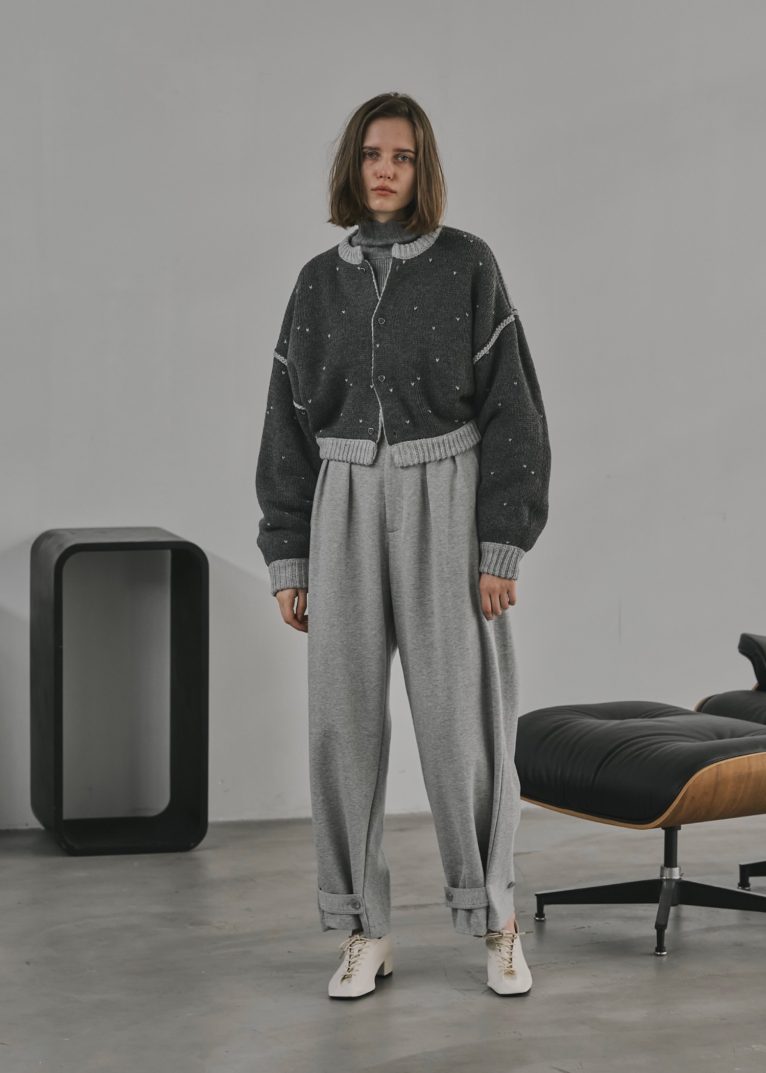 heart dot jacquard reversible cropped knit cardigan