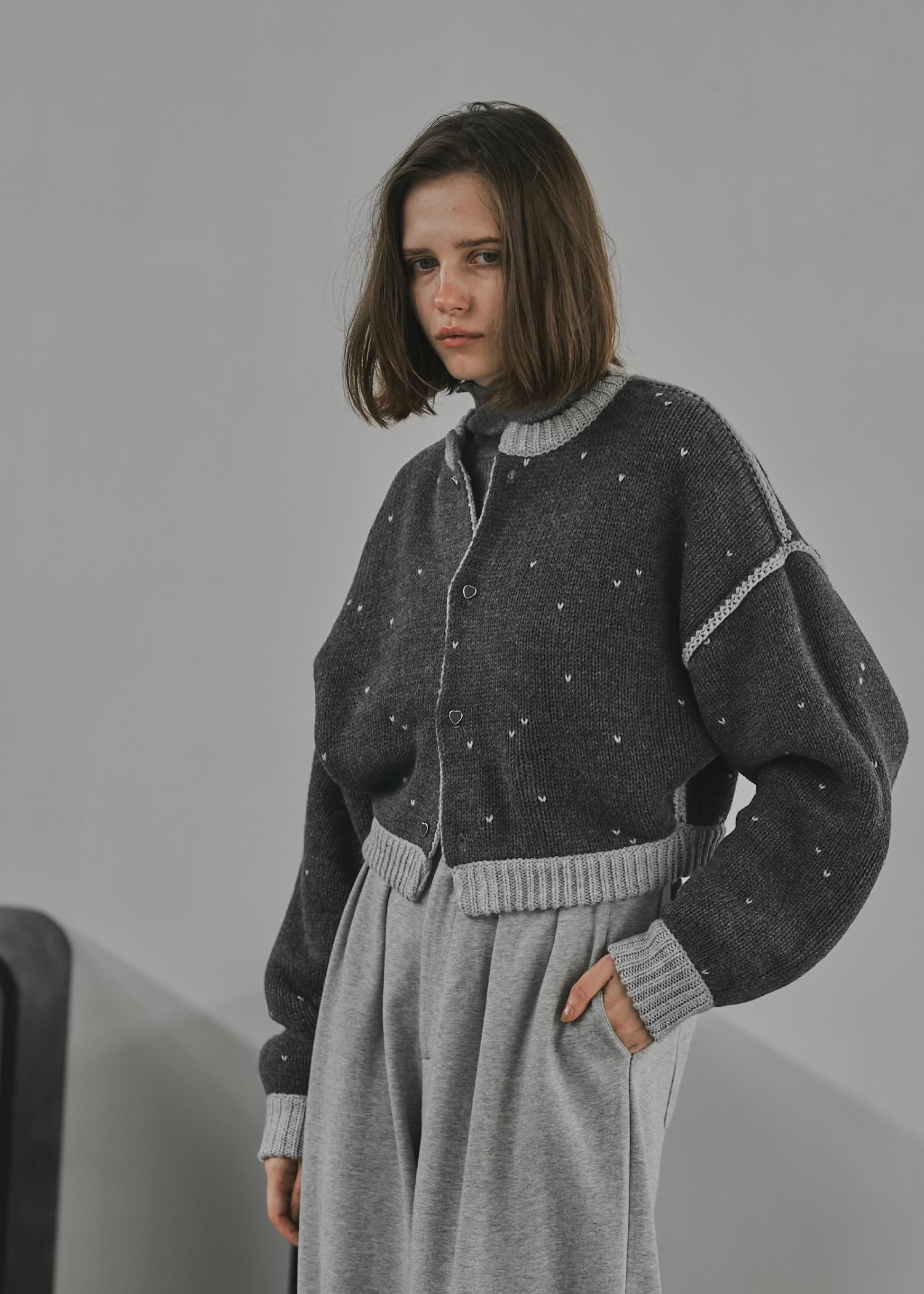 heart dot jacquard reversible cropped knit cardigan