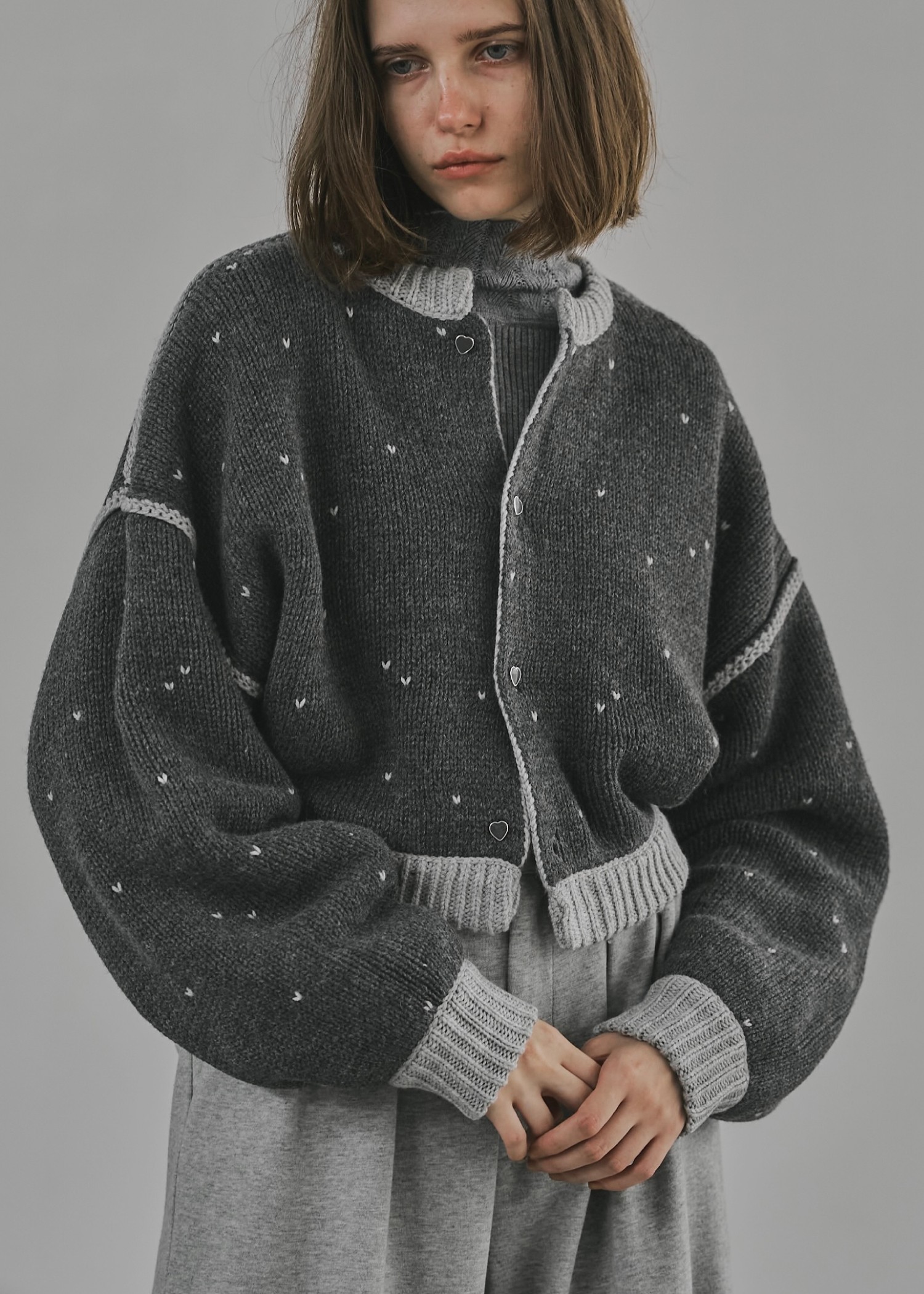 heart dot jacquard reversible cropped knit cardigan