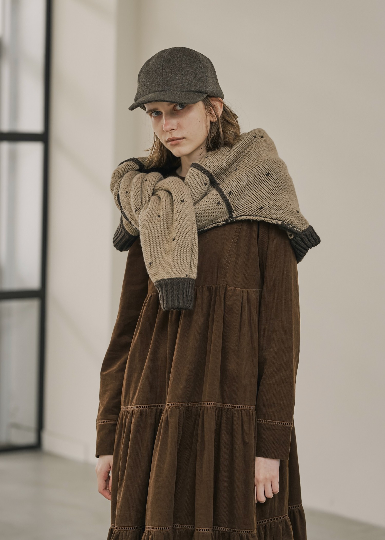 heart dot jacquard reversible cropped knit cardigan