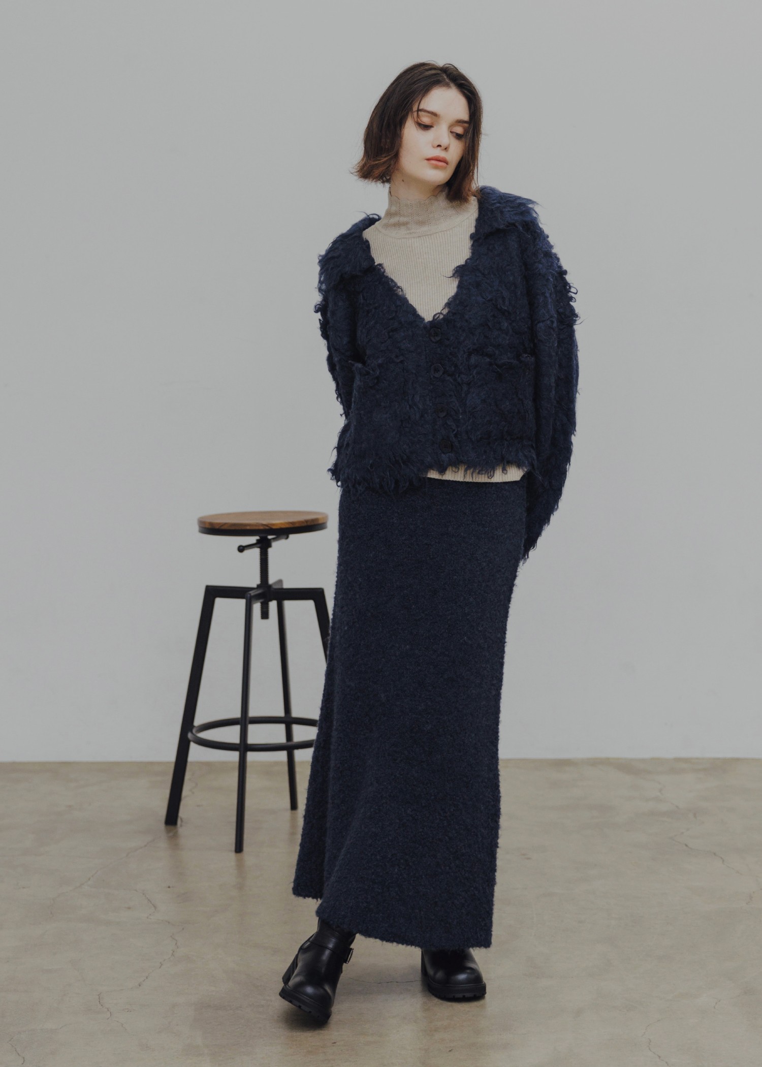 scallop high neck flare sleeve knit