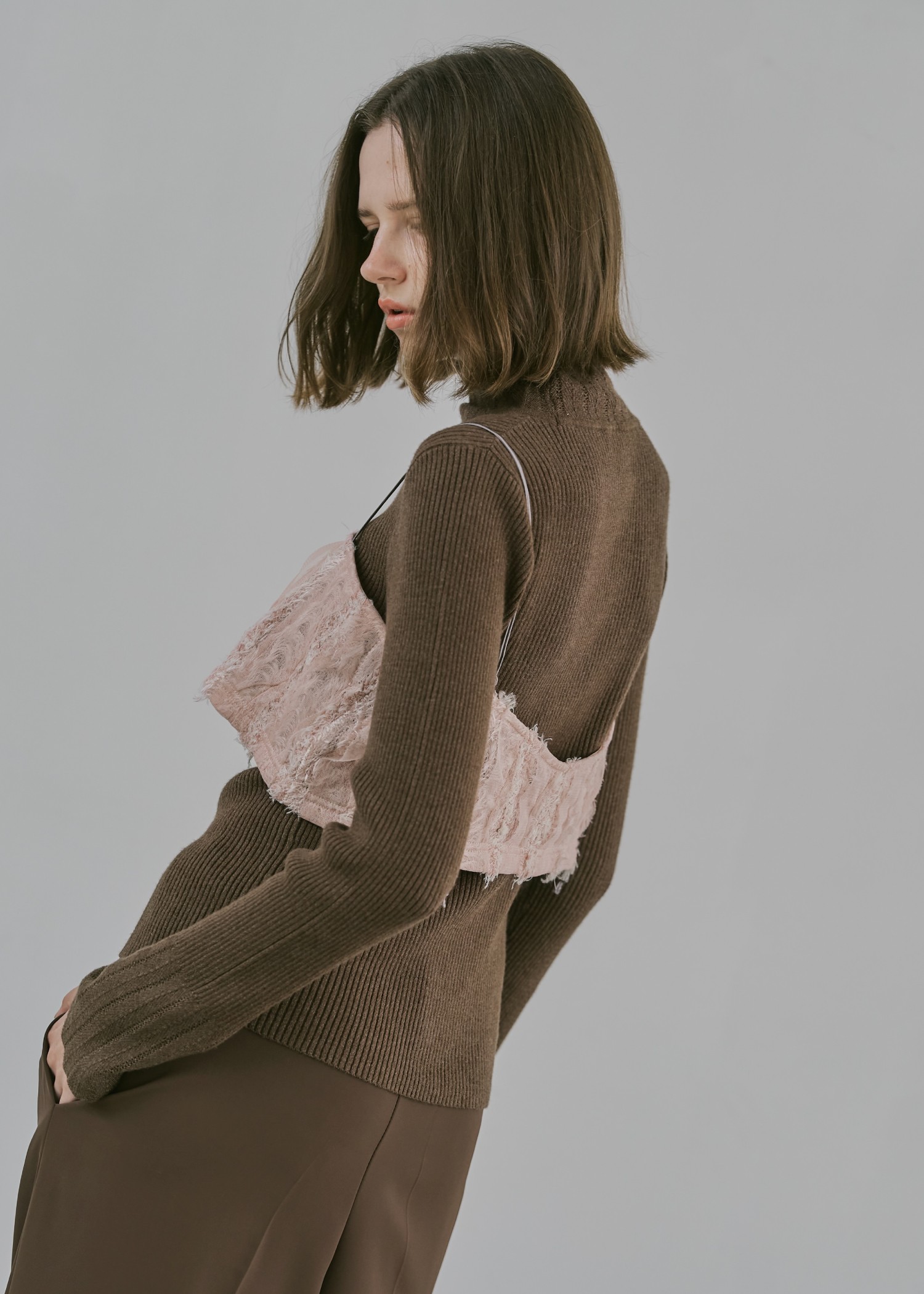 scallop high neck flare sleeve knit