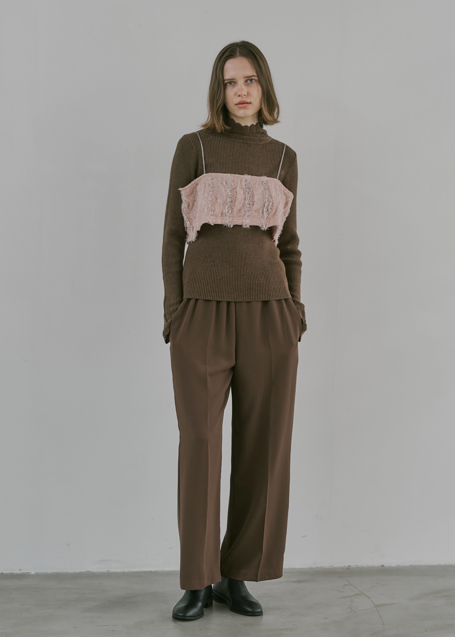 scallop high neck flare sleeve knit