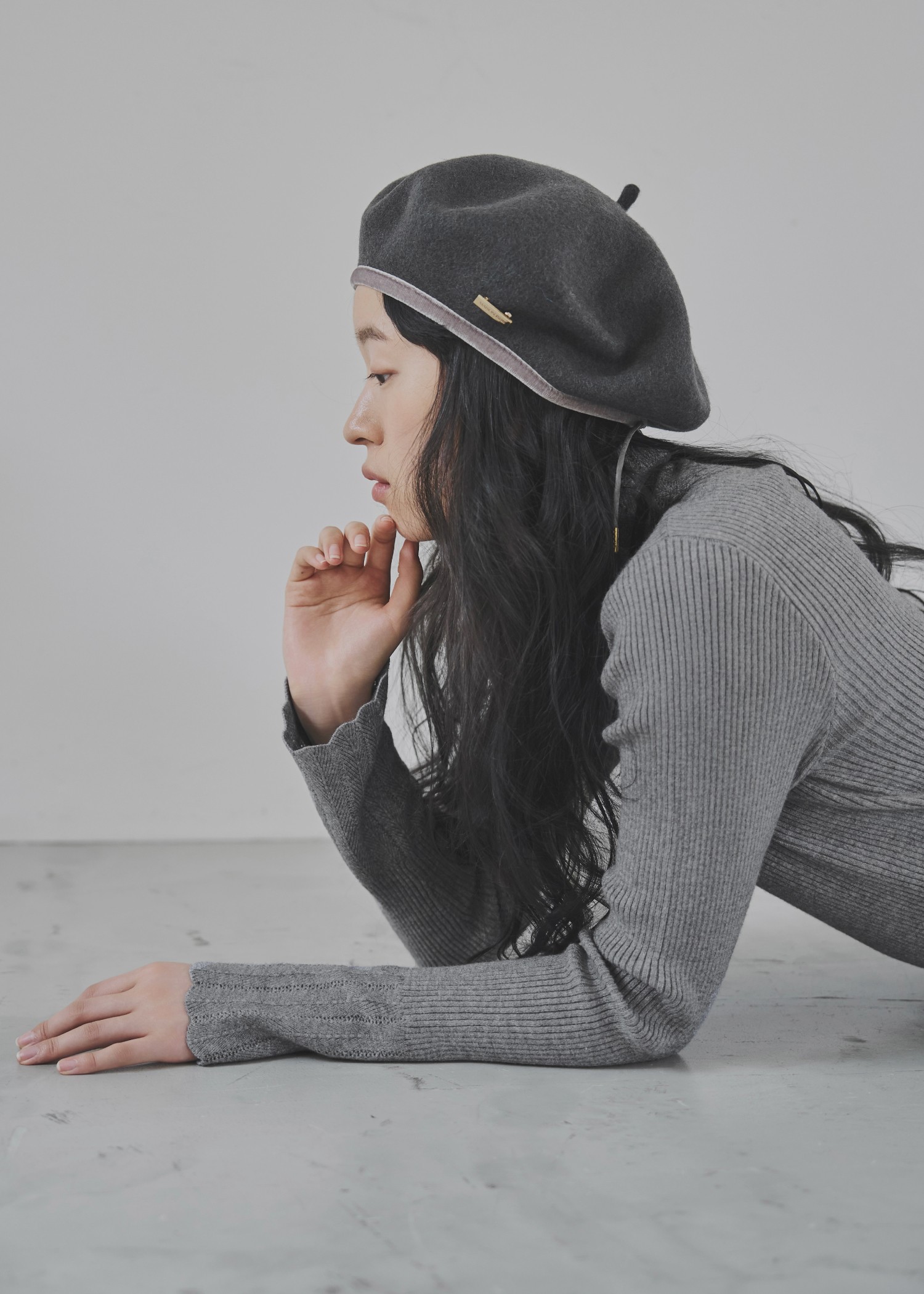 scallop high neck flare sleeve knit