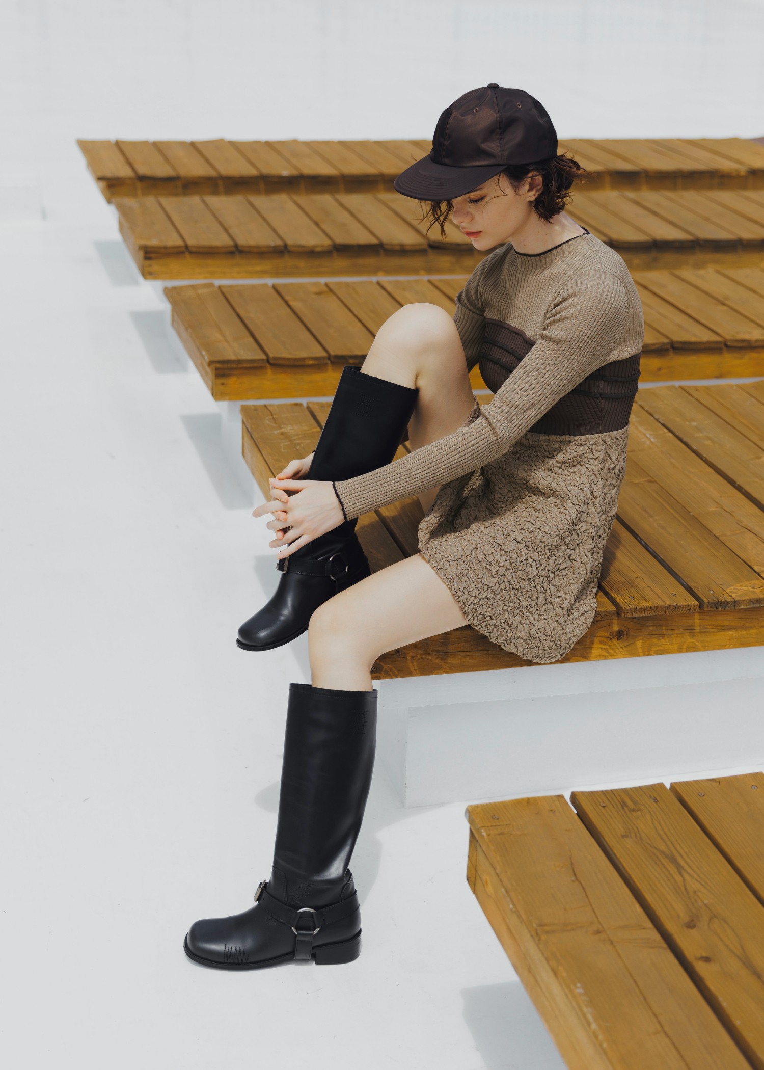 sheer lame peplum blister jacquard knit