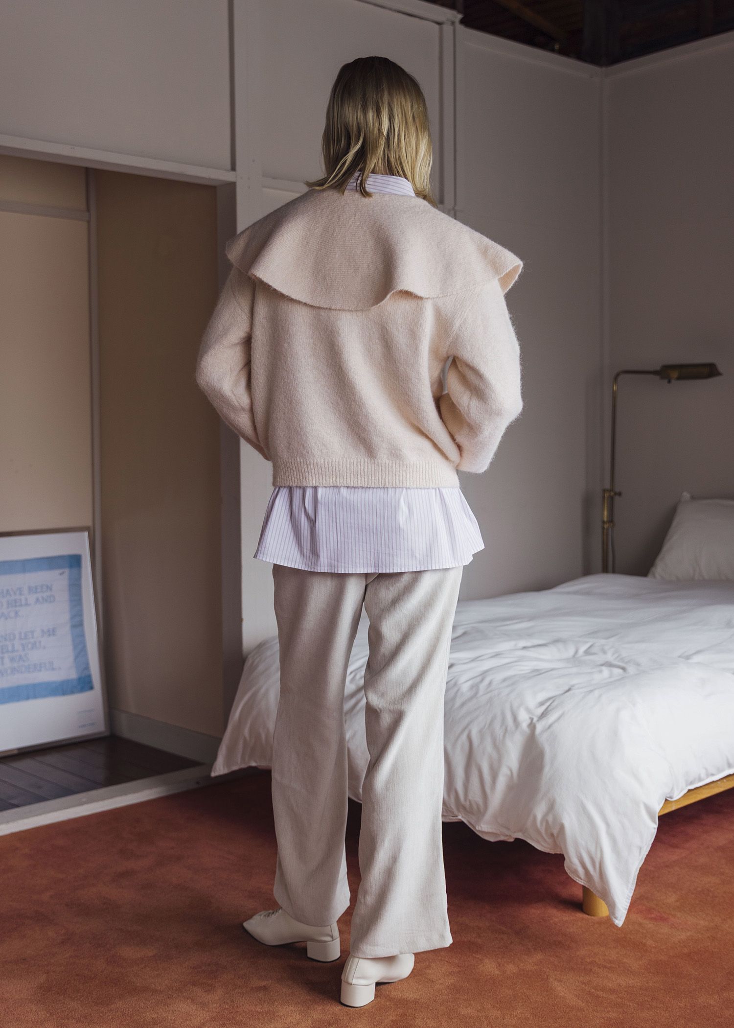 overlay big collar volume sleeve knit