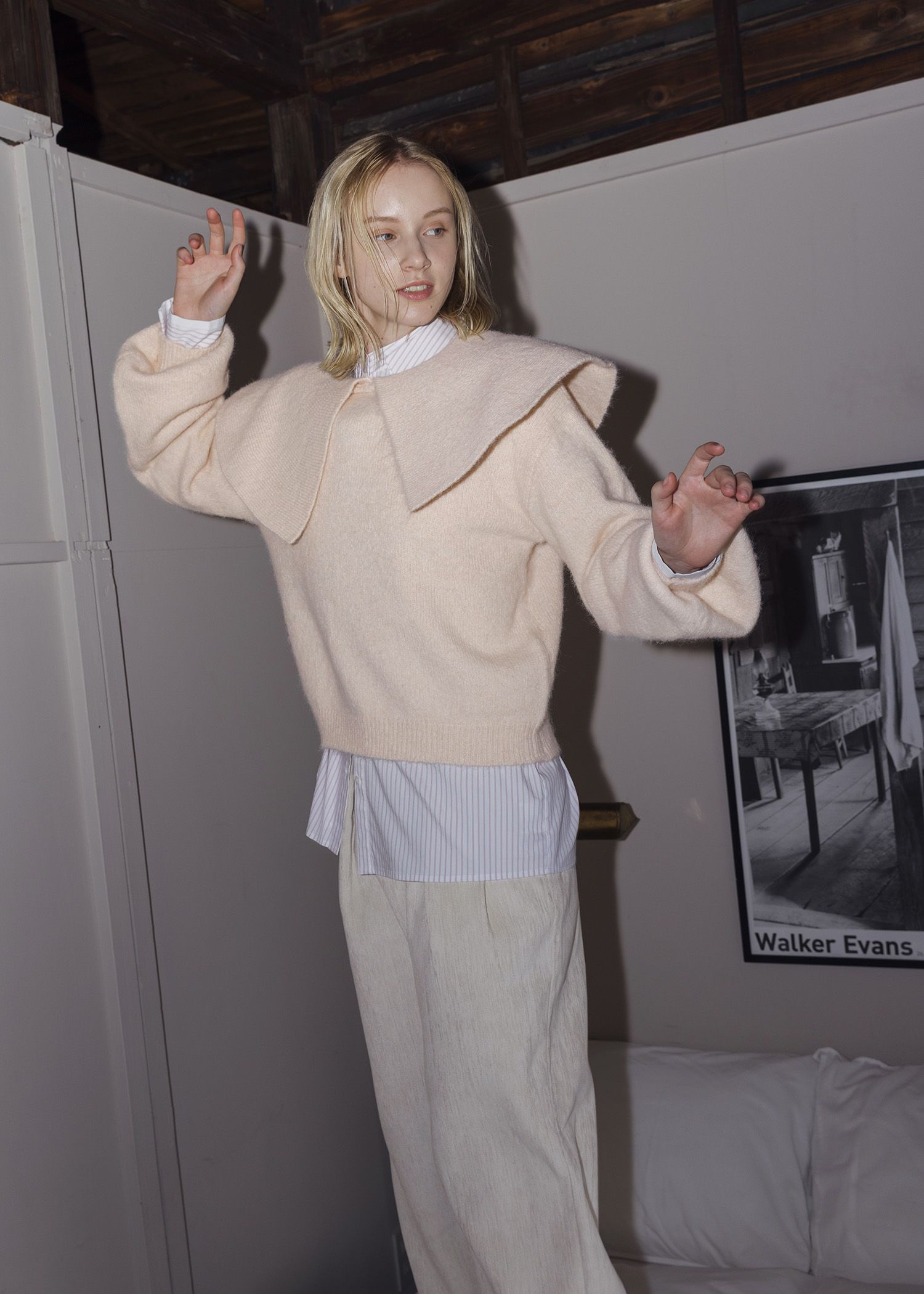 overlay big collar volume sleeve knit