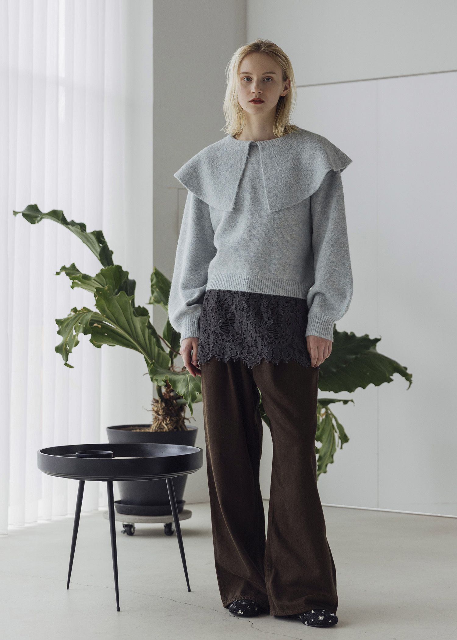 overlay big collar volume sleeve knit