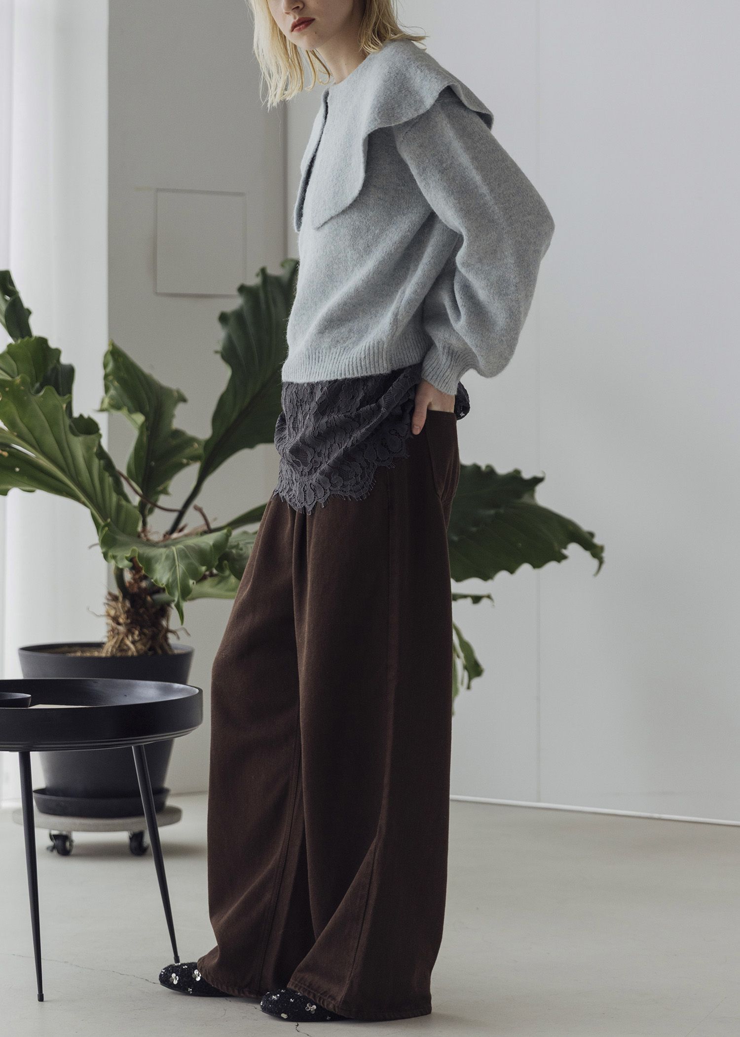 overlay big collar volume sleeve knit