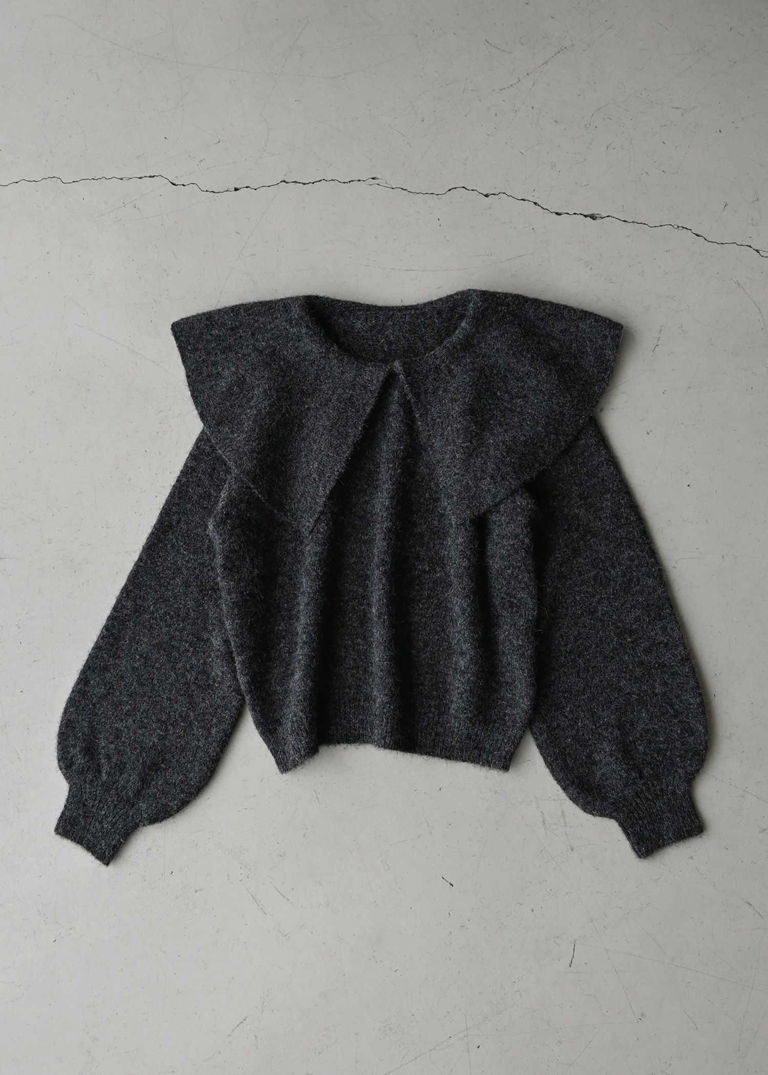 overlay big collar volume sleeve knit
