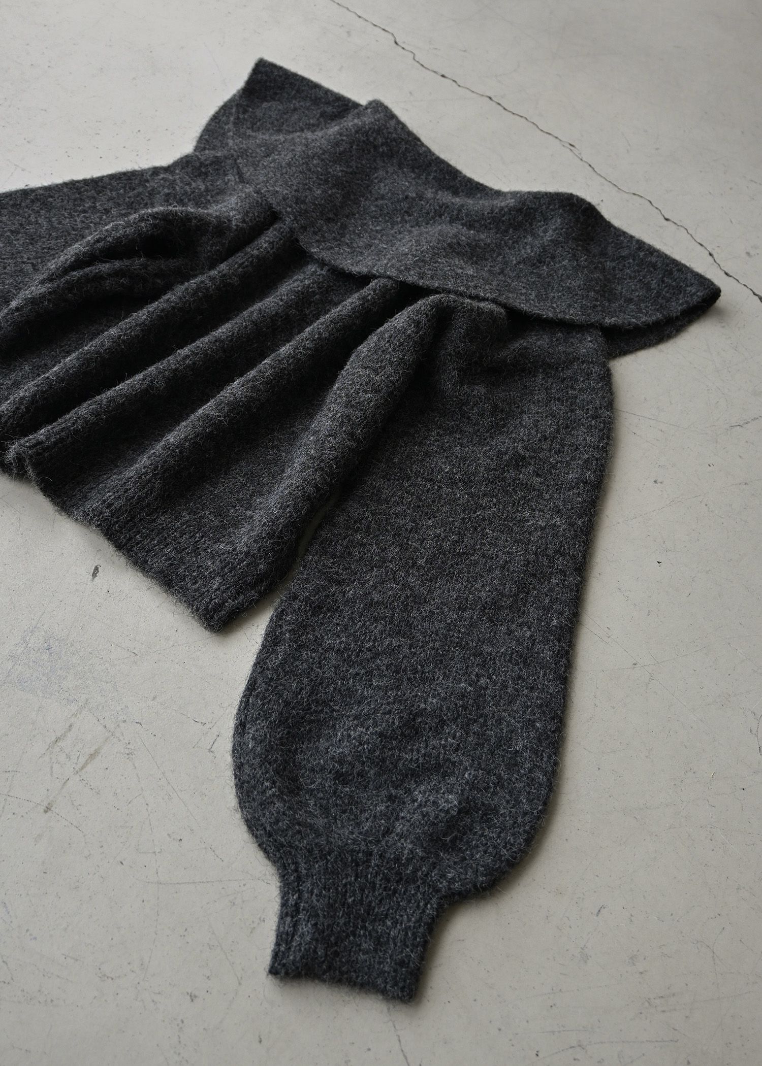 overlay big collar volume sleeve knit