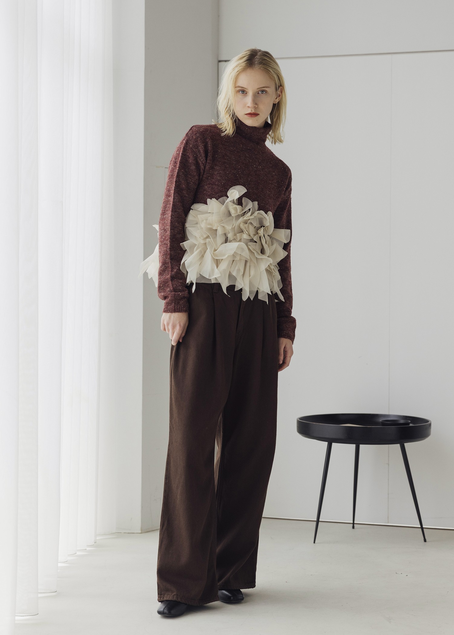 gradation frill bottleneck knit