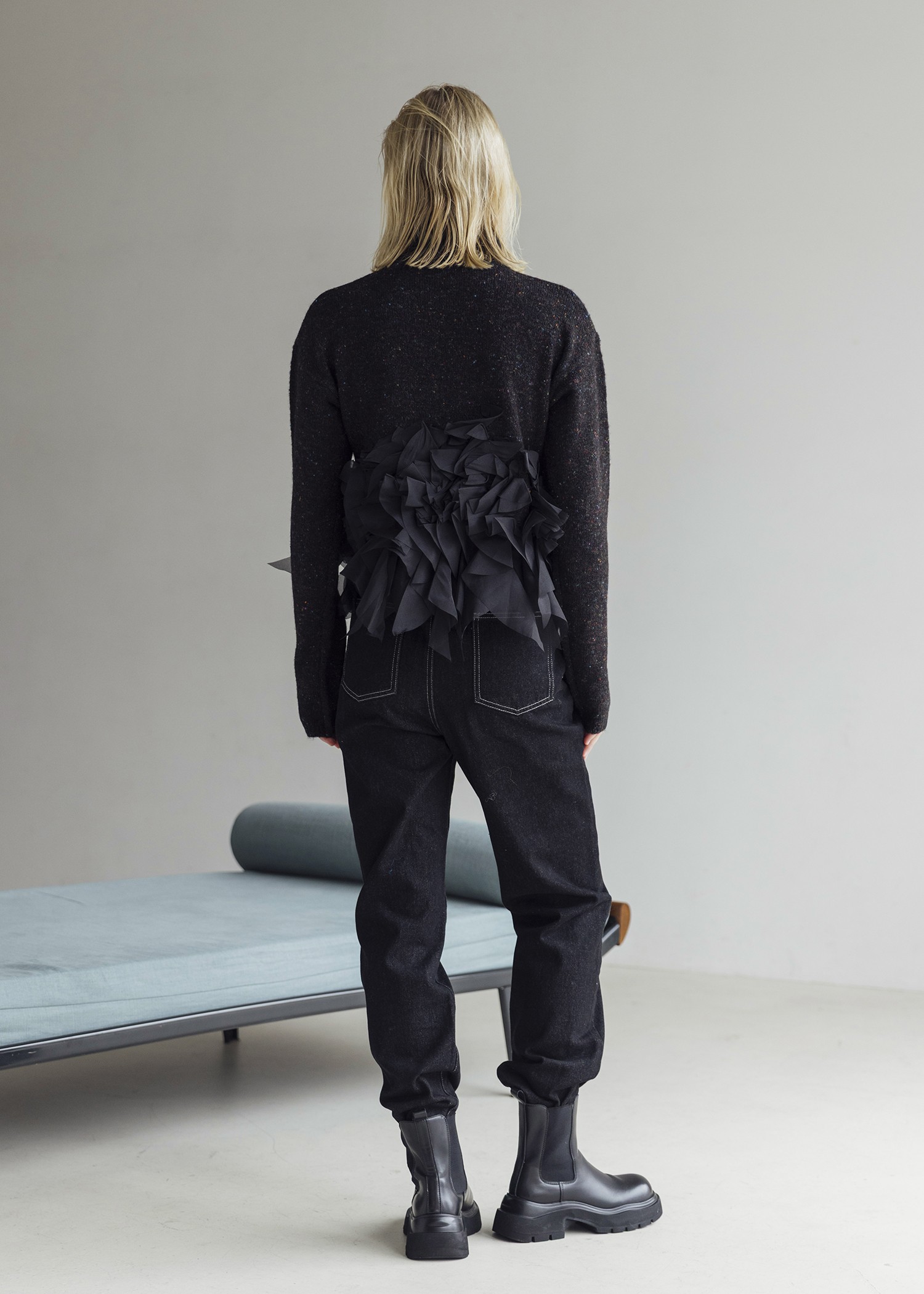 gradation frill bottleneck knit