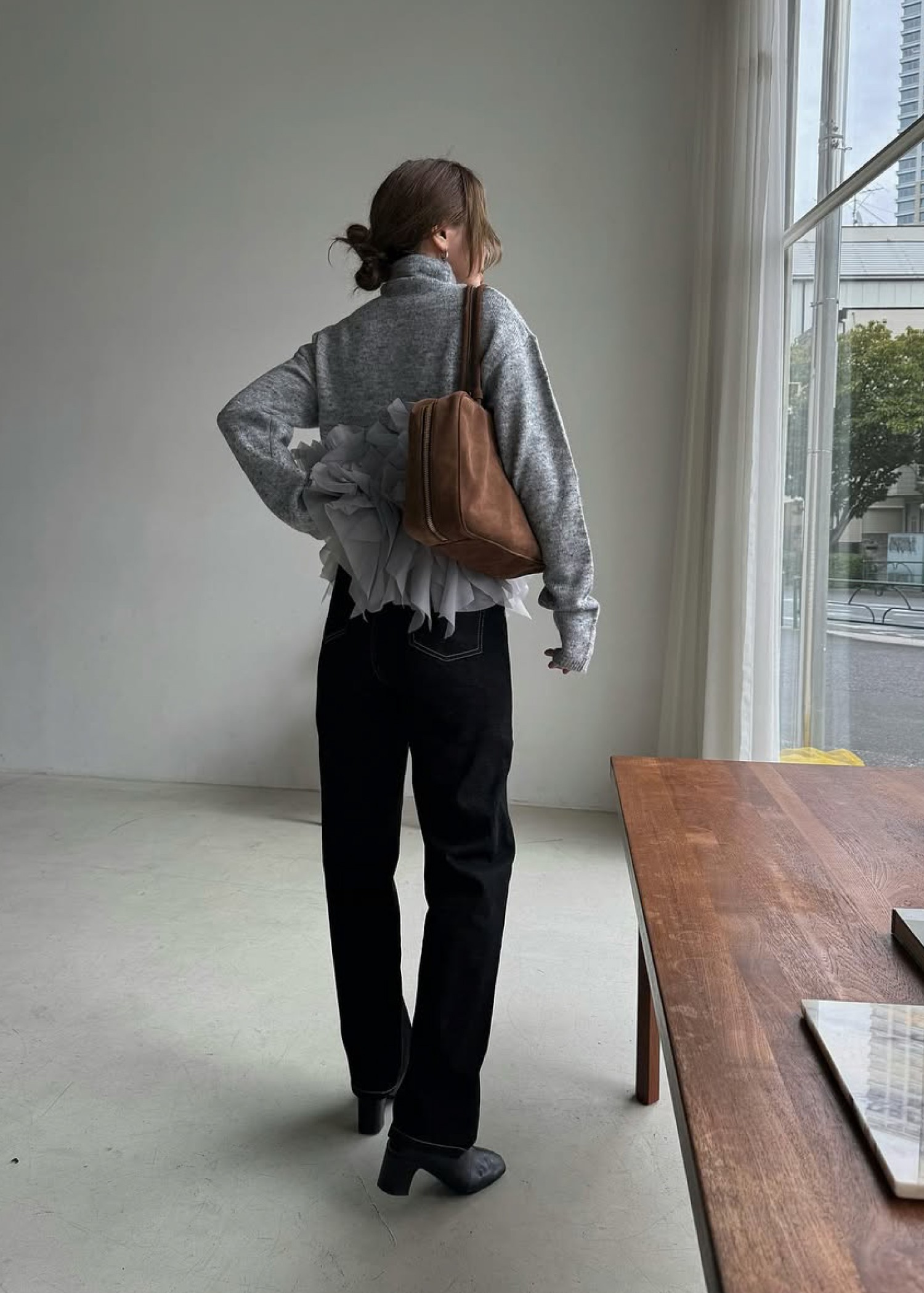 gradation frill bottleneck knit