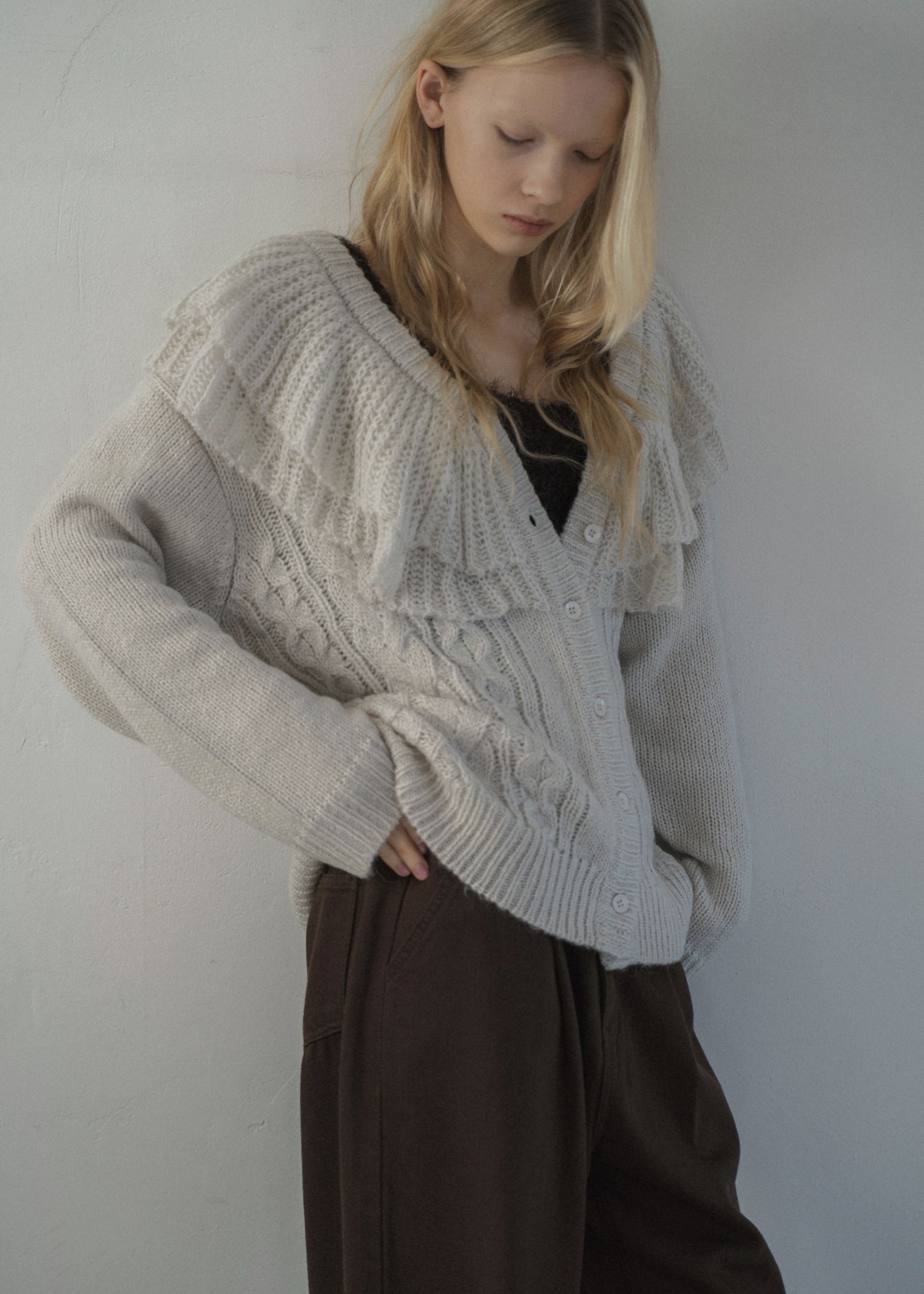 shoulder frill cable knit cardigan