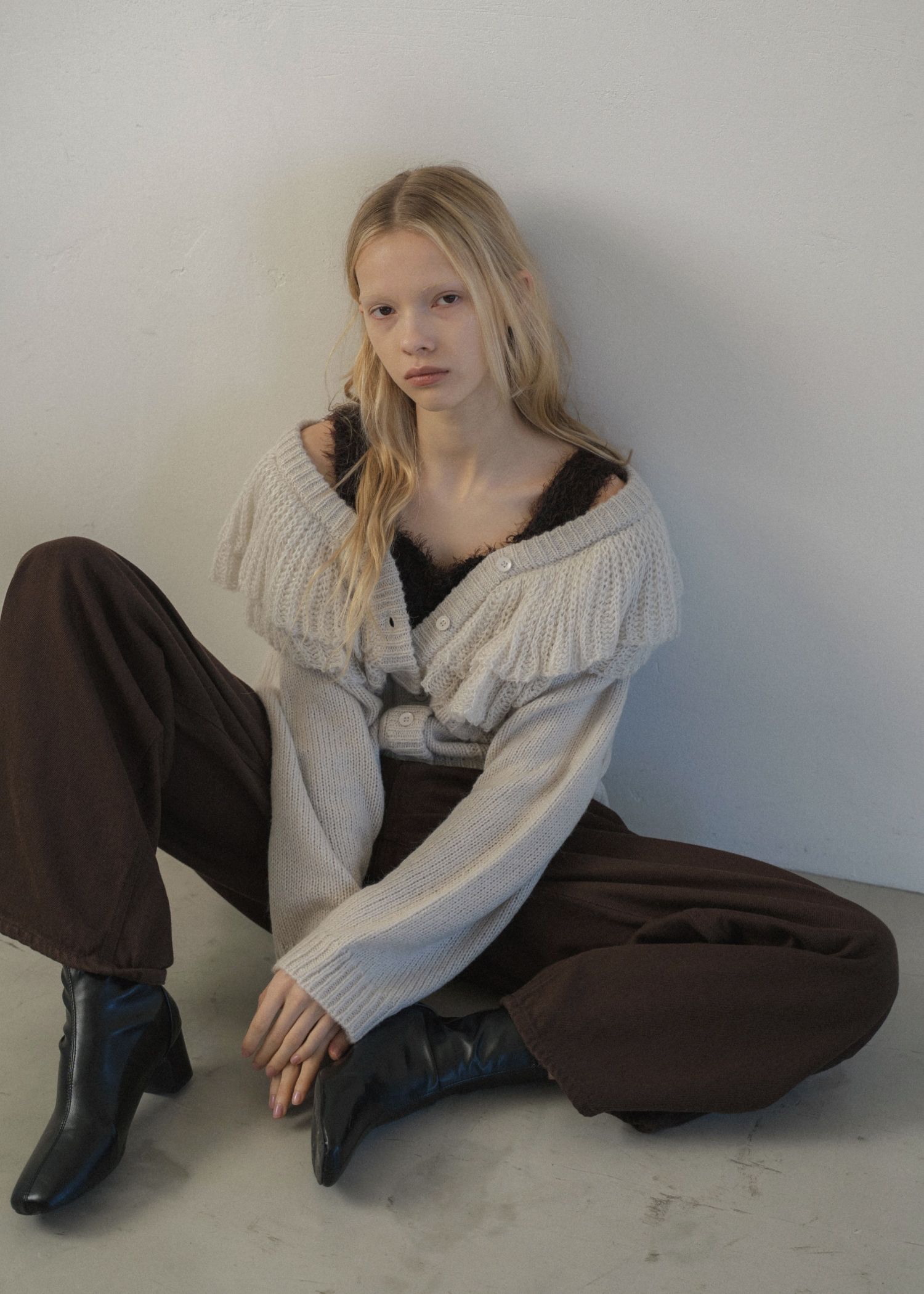 shoulder frill cable knit cardigan