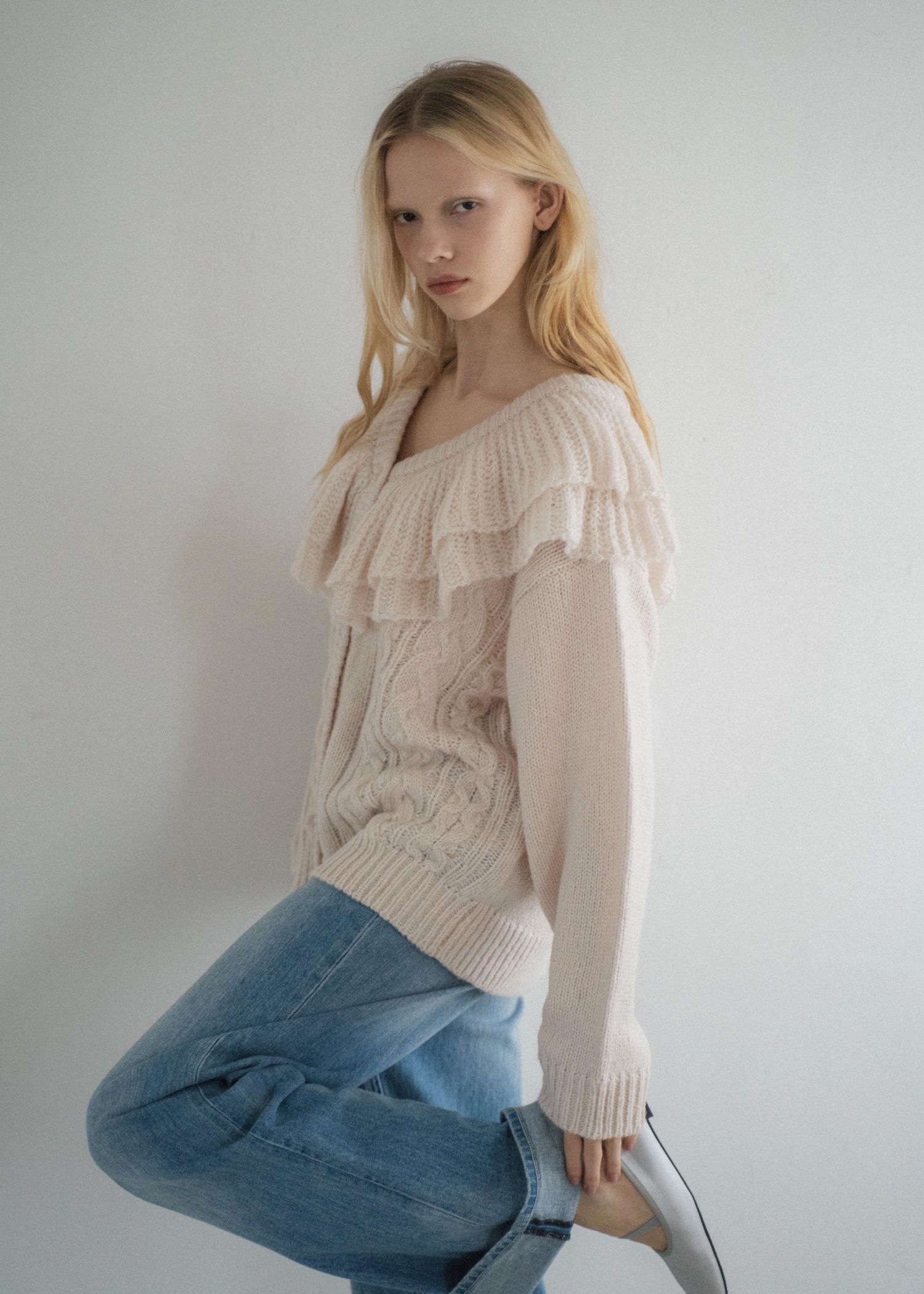shoulder frill cable knit cardigan