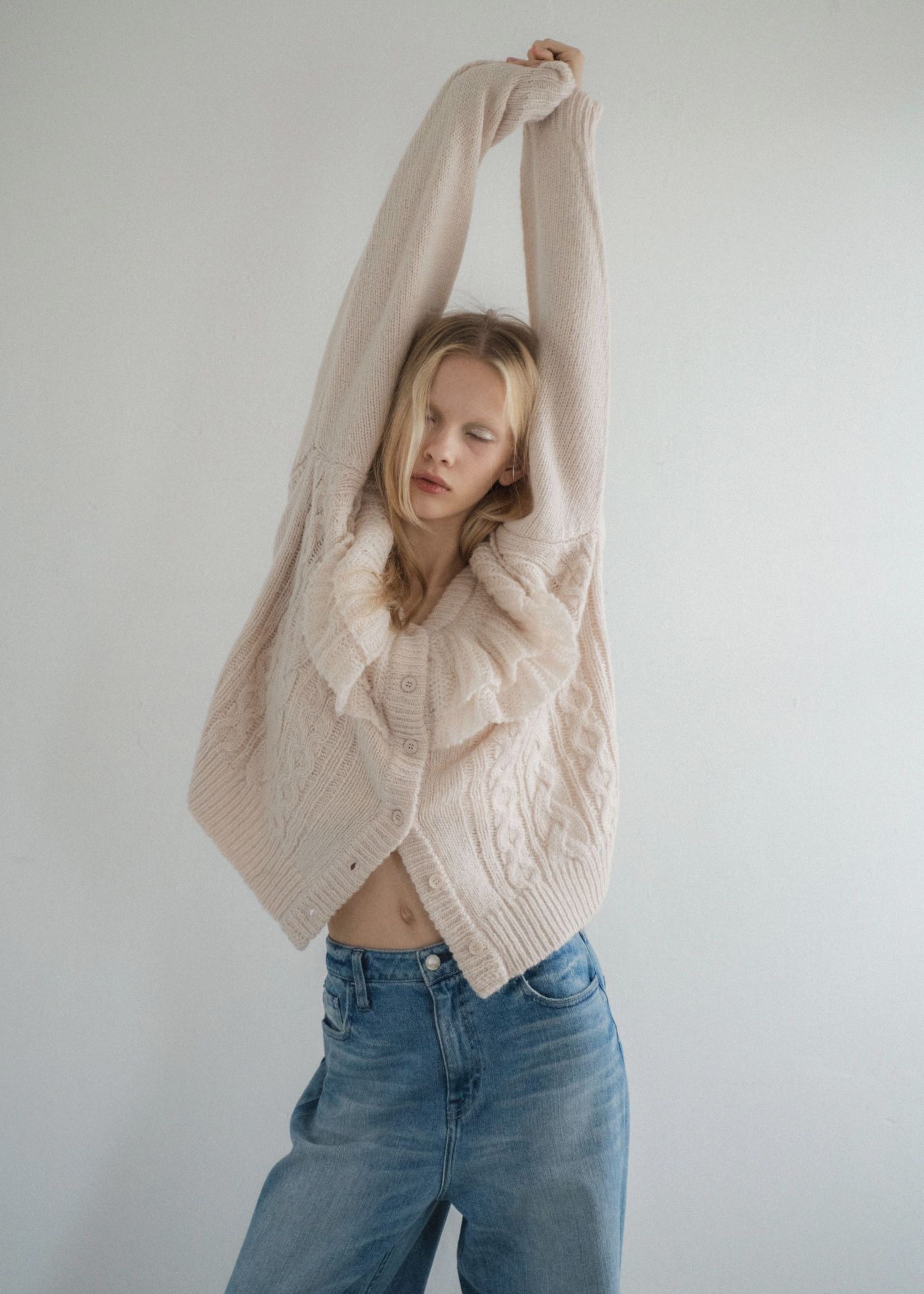 shoulder frill cable knit cardigan