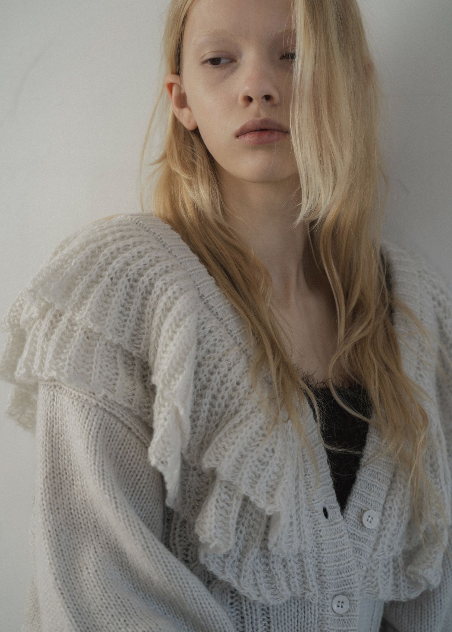 shoulder frill cable knit cardigan