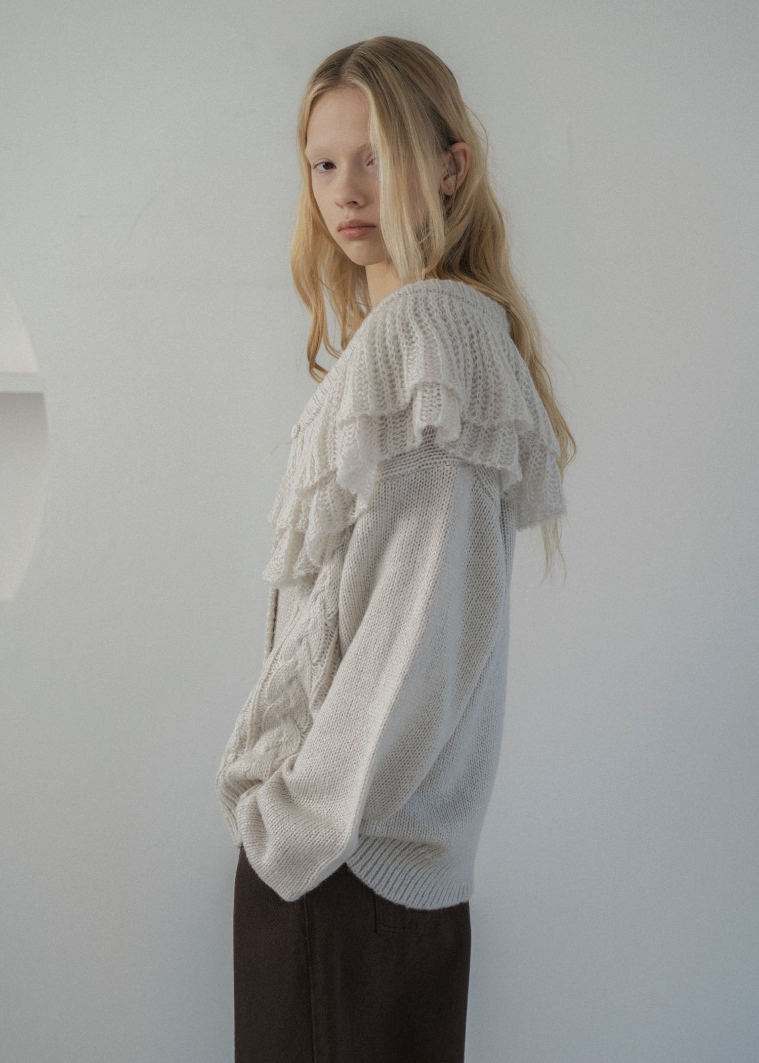 WILLFULLY shoulder frill cable ニットカーディガン WILLFULLY official web store（ウィルフリーコウシキツウハン）商品