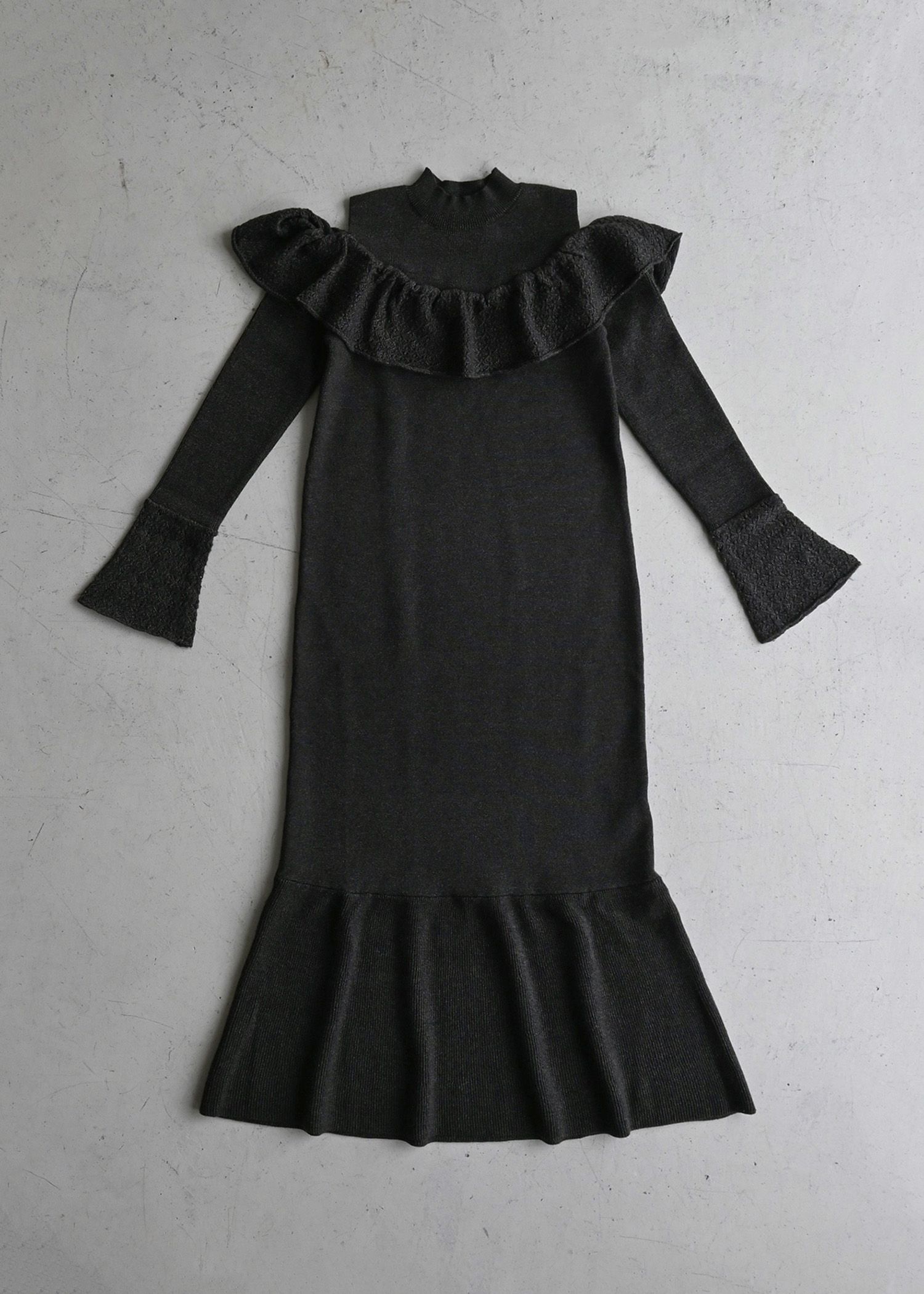 shoulder slit frill mermaid knit OP