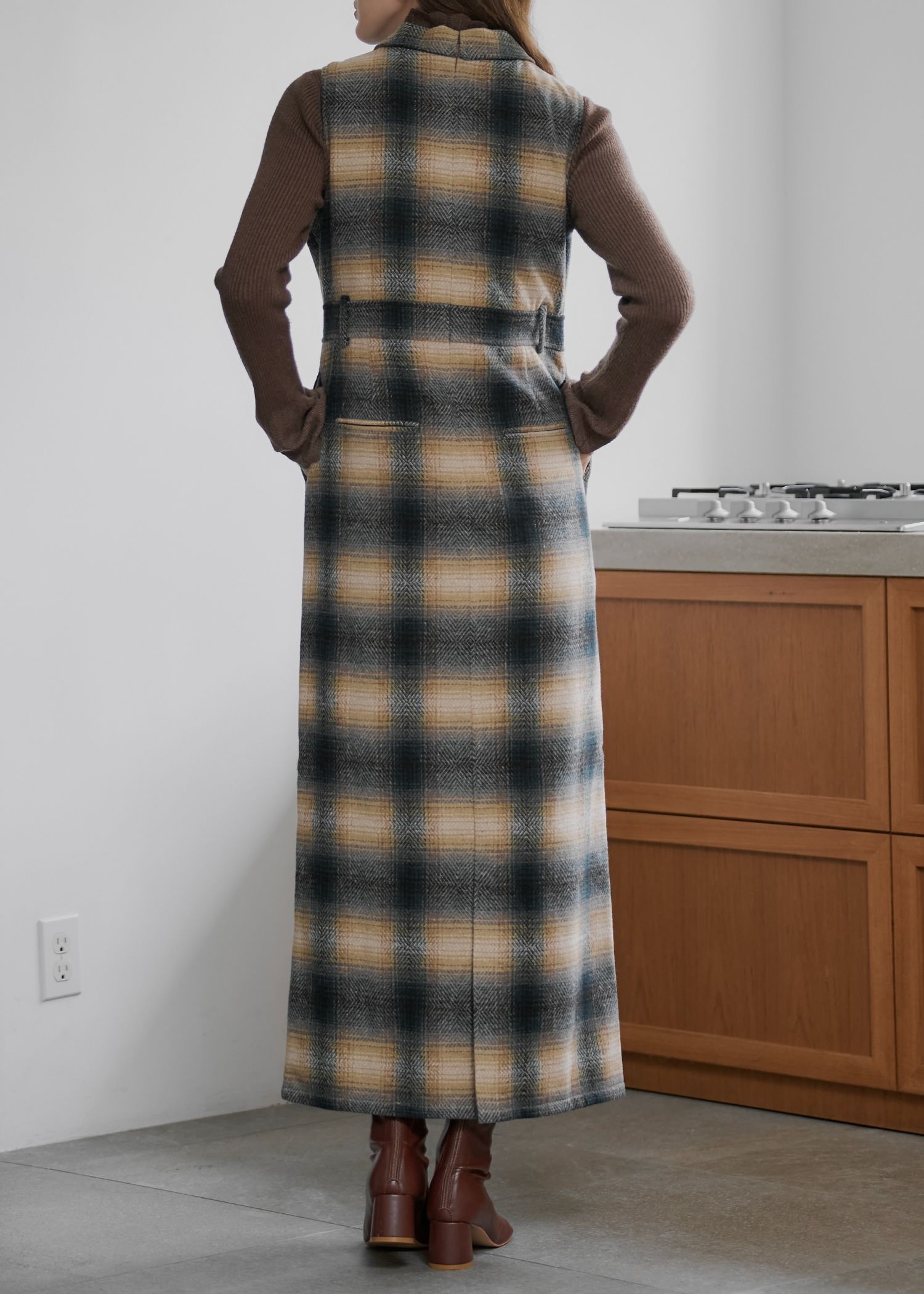 tailored collar no sleeve check OP