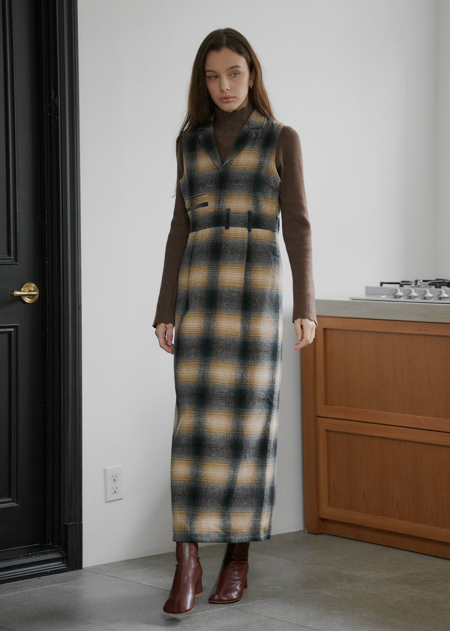 tailored collar no sleeve check OP