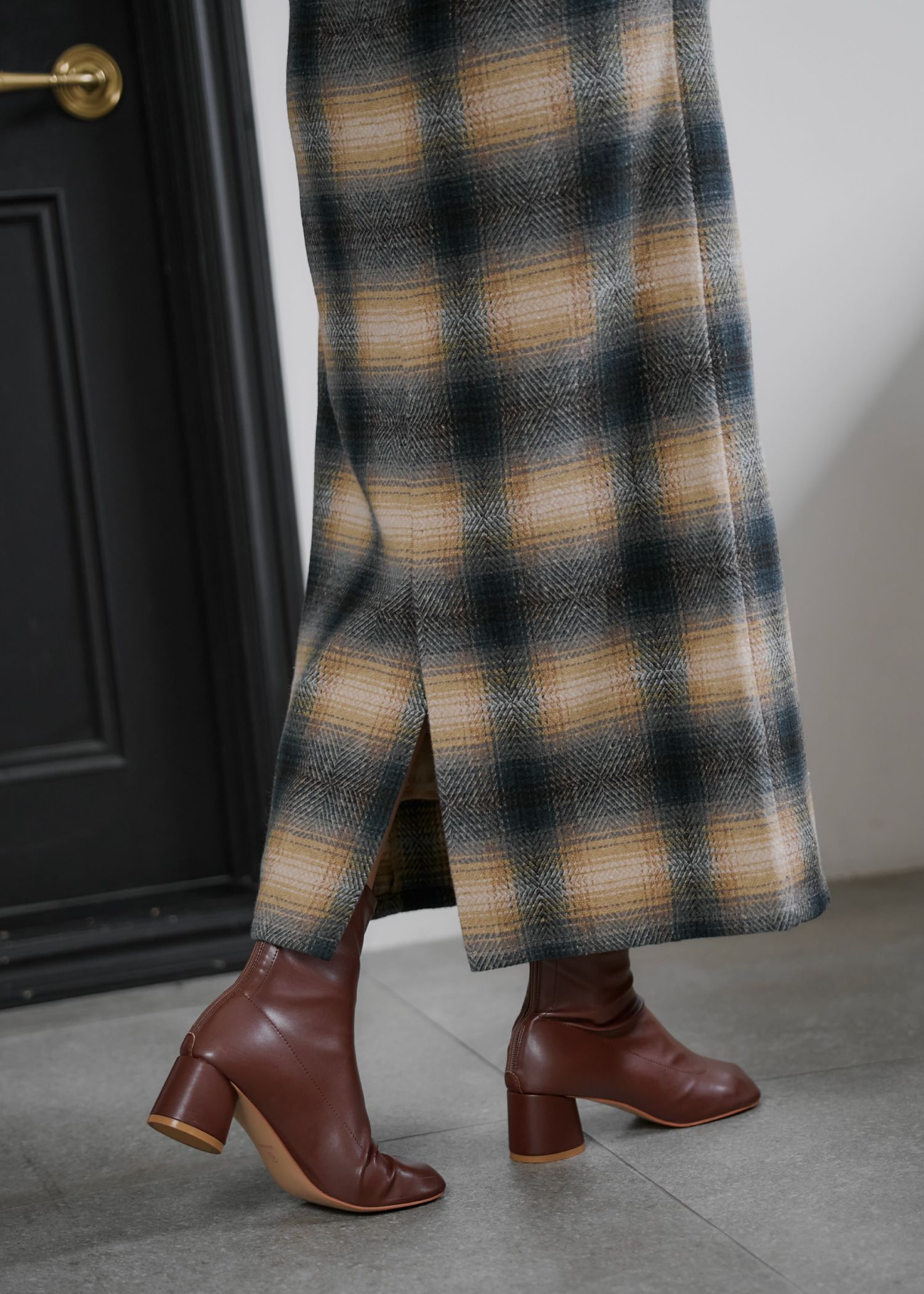 tailored collar no sleeve check OP