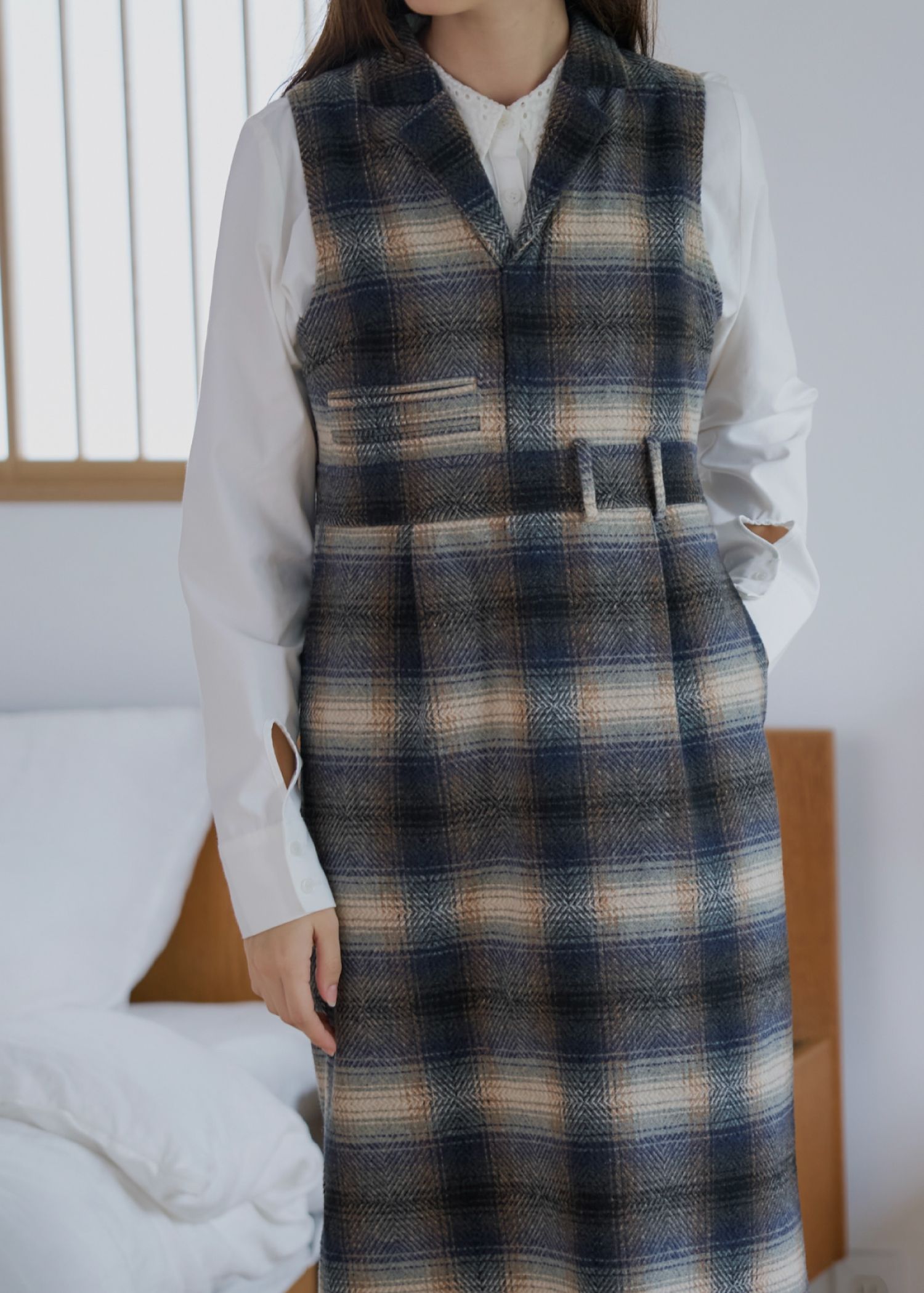 tailored collar no sleeve check OP