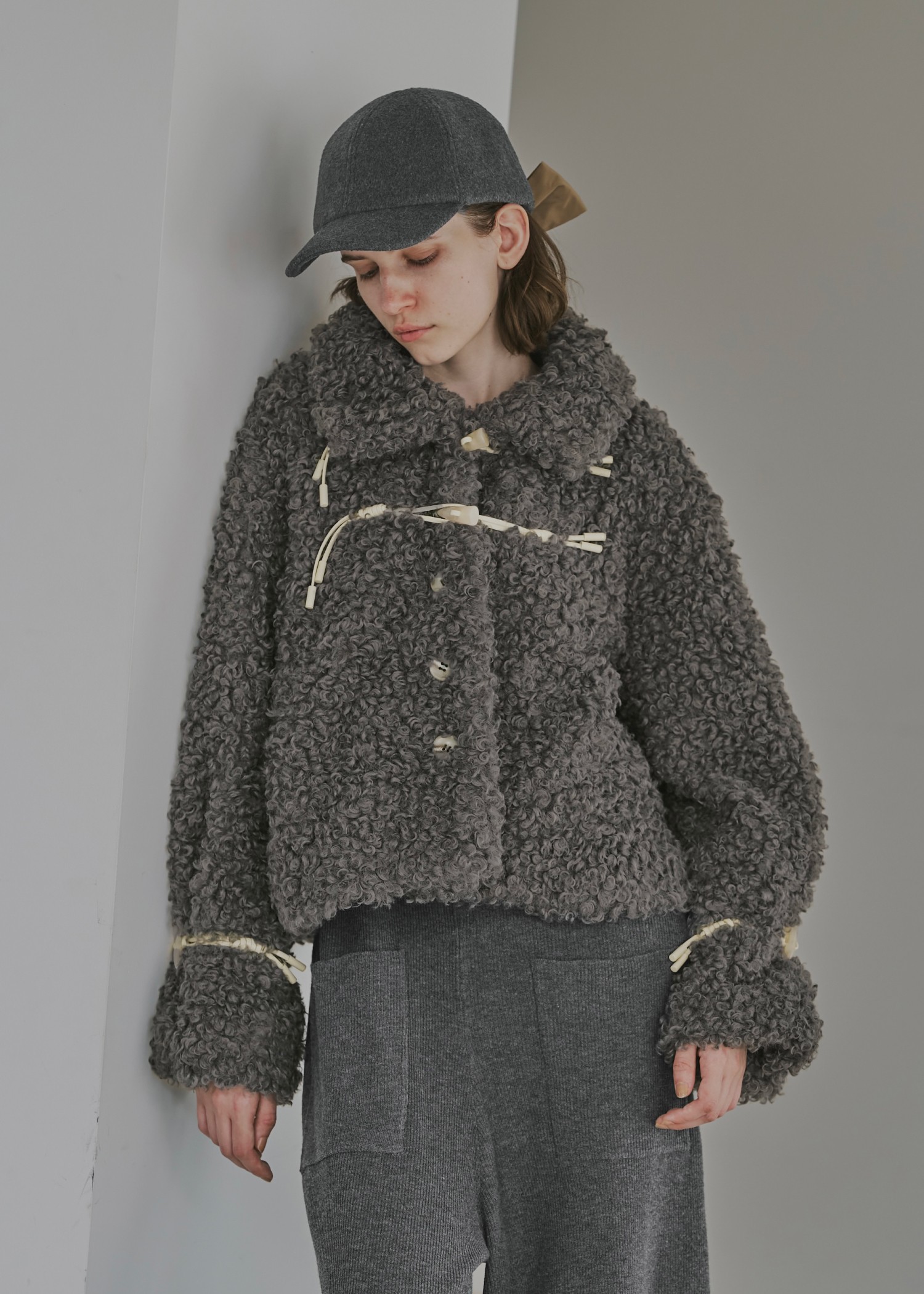 poodle fur cord toggle short JK