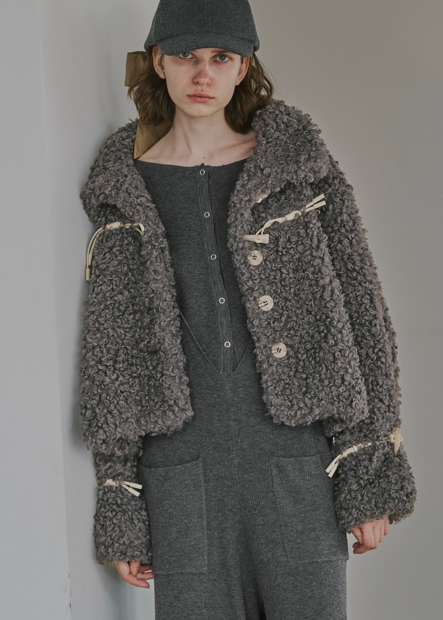 poodle fur cord toggle short JK