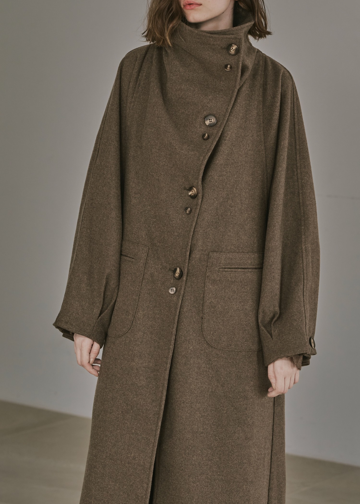 raglan volume sleeve over coat
