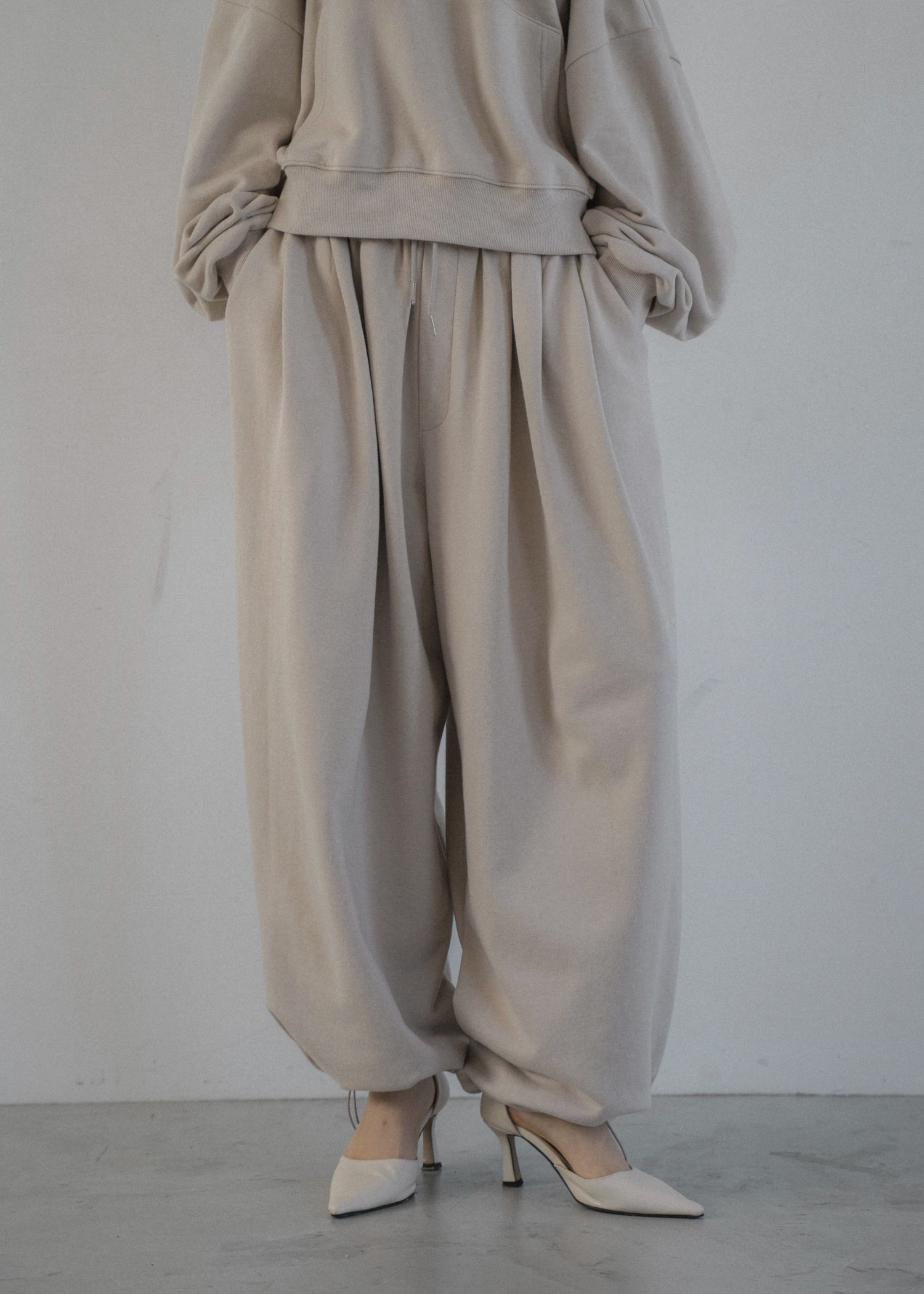 volume tuck drawstring hem sweat PT