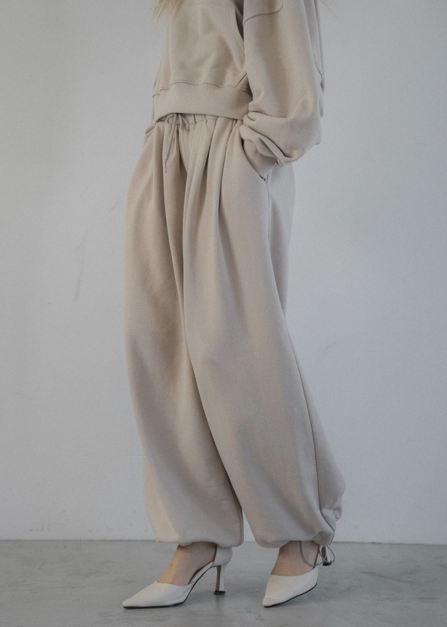 volume tuck drawstring hem sweat PT