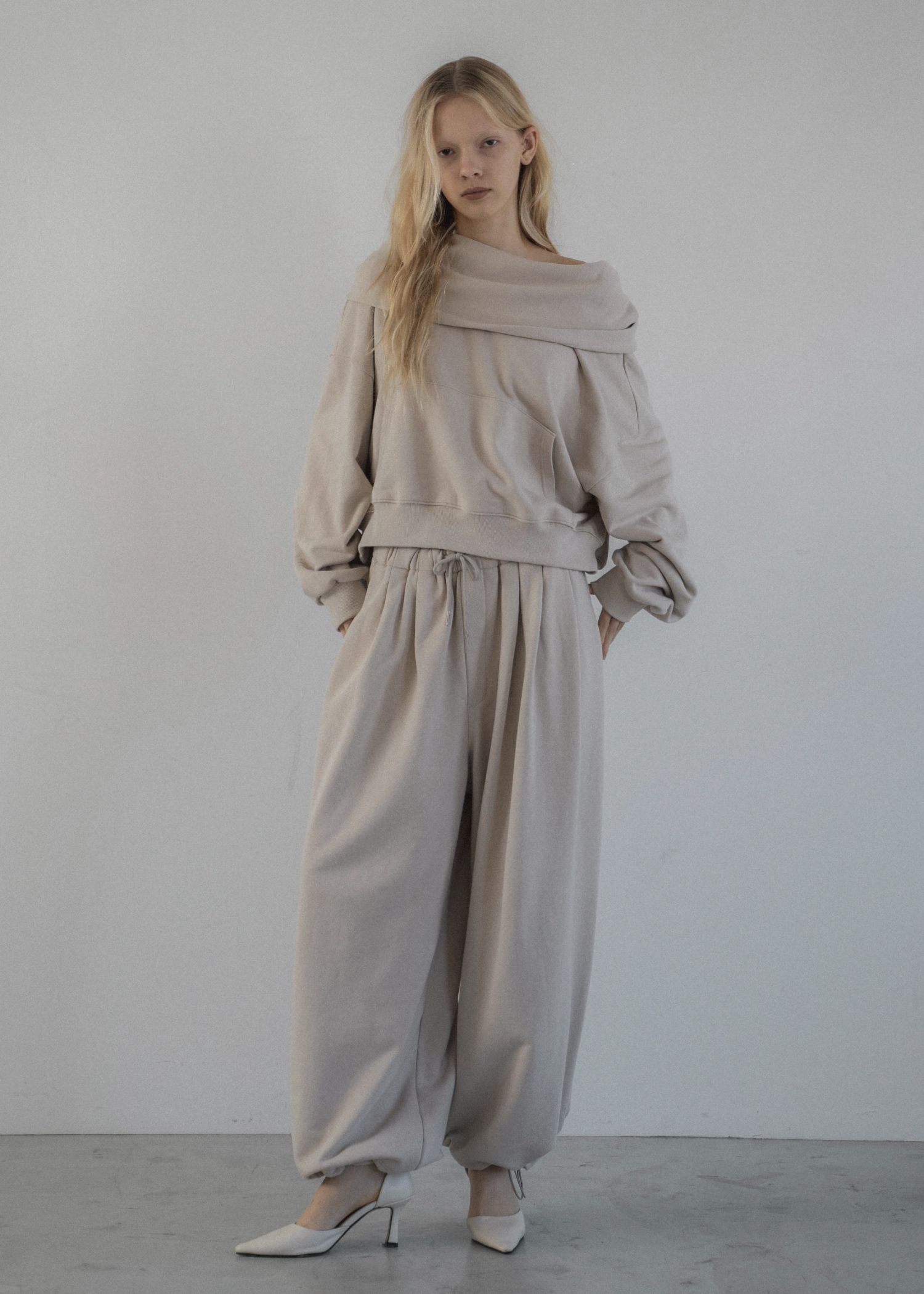 volume tuck drawstring hem sweat PT