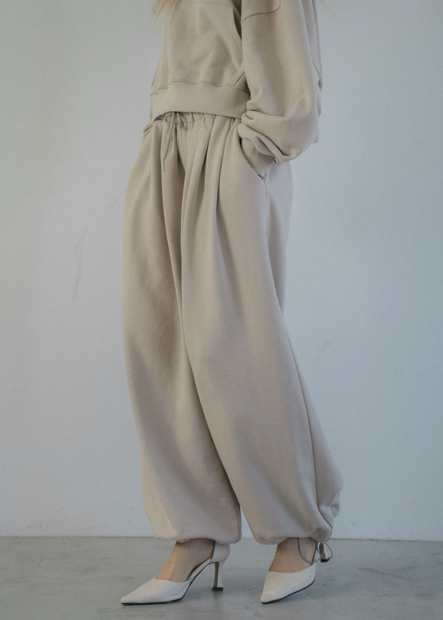 volume tuck drawstring hem sweat PT