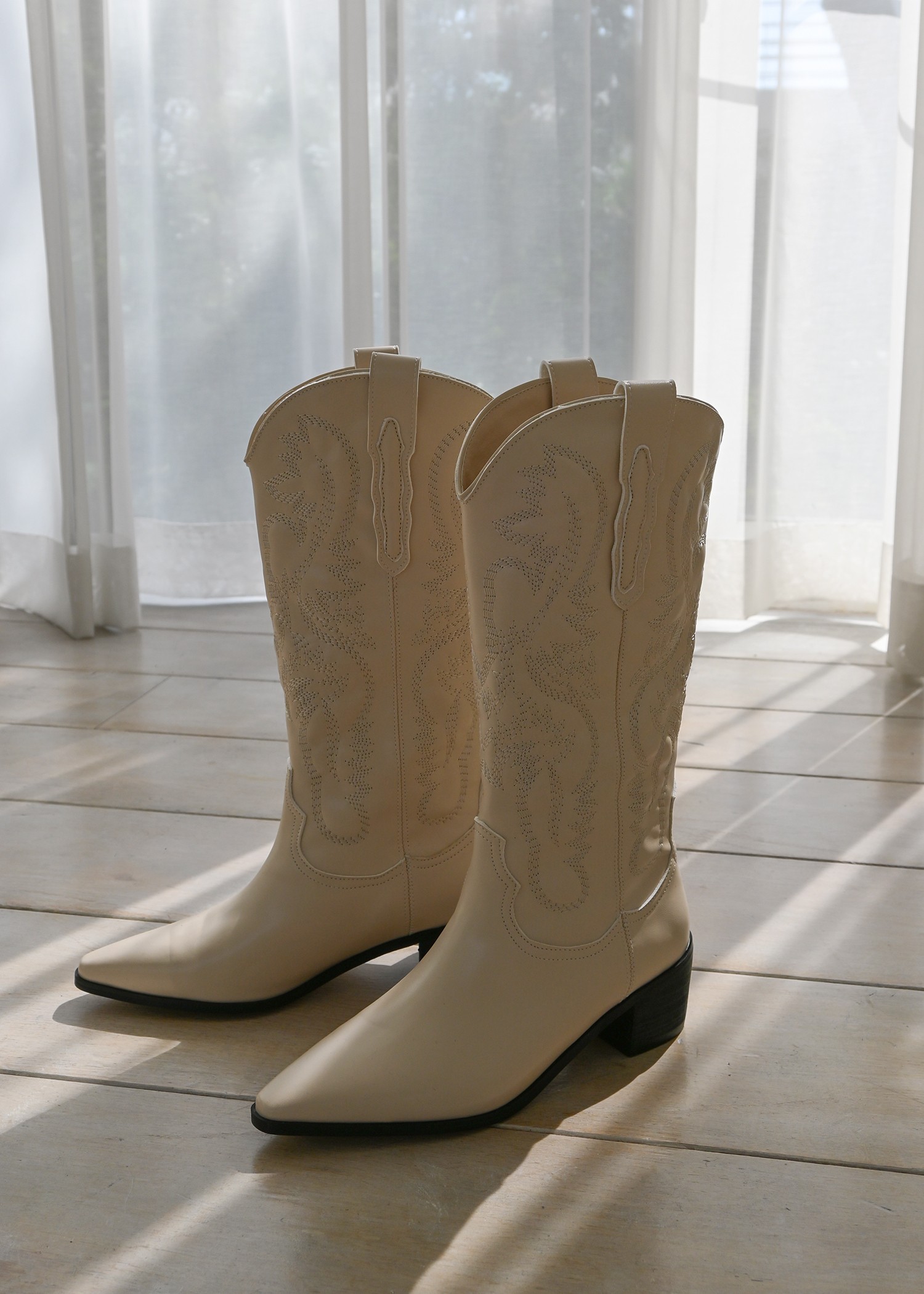 embroidery western boots