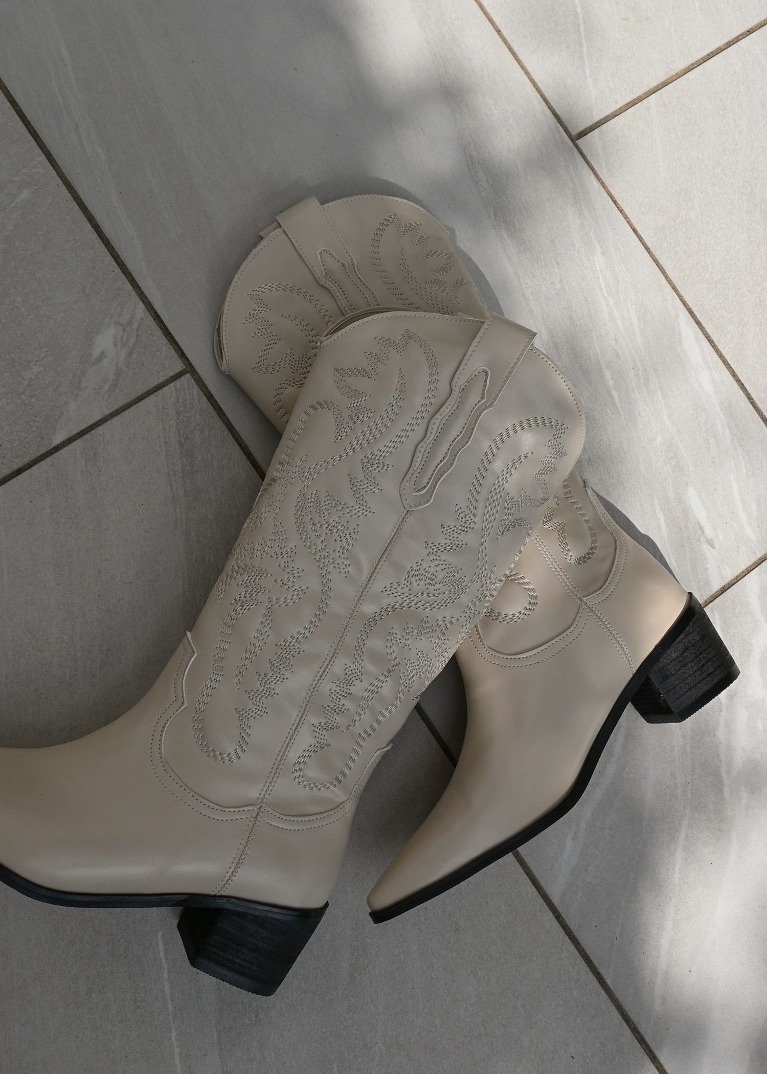 embroidery western boots